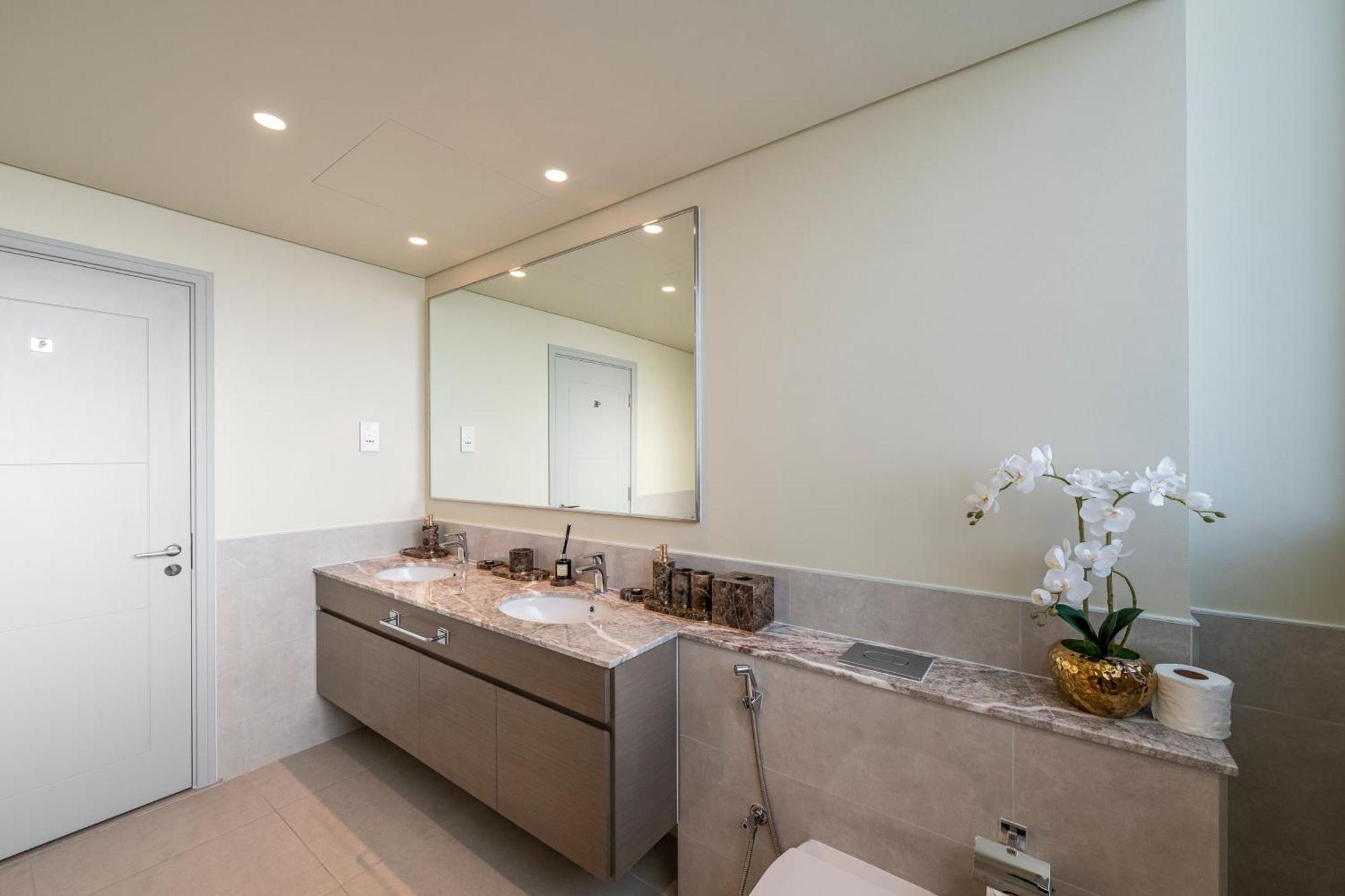 Apartment 3 Bedrooms Tower 1- Downtown Skylight Dubai