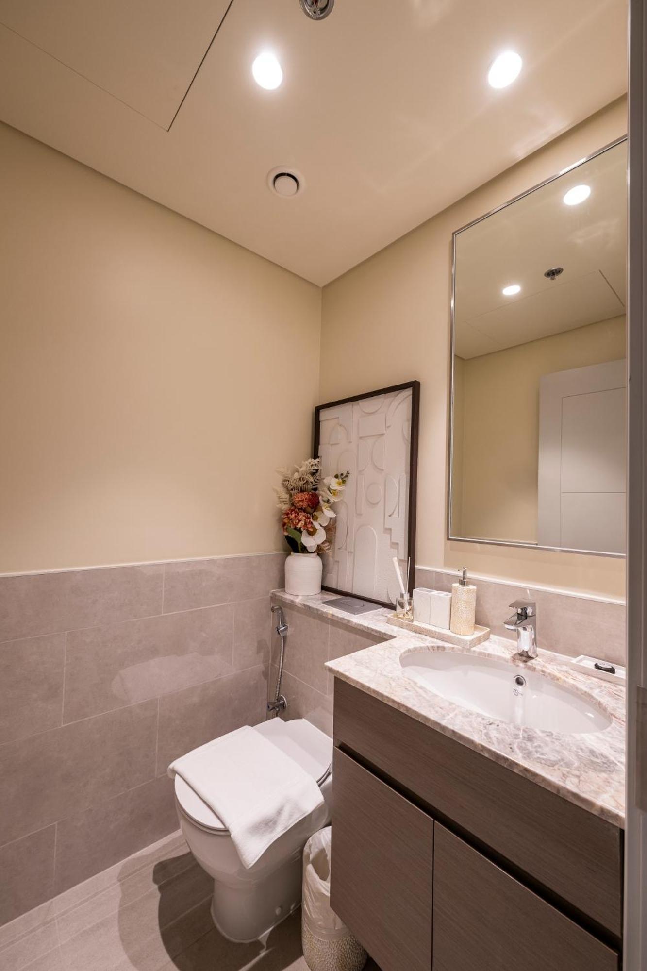 3 Bedrooms Tower 1- Downtown Skylight Apartment Dubai