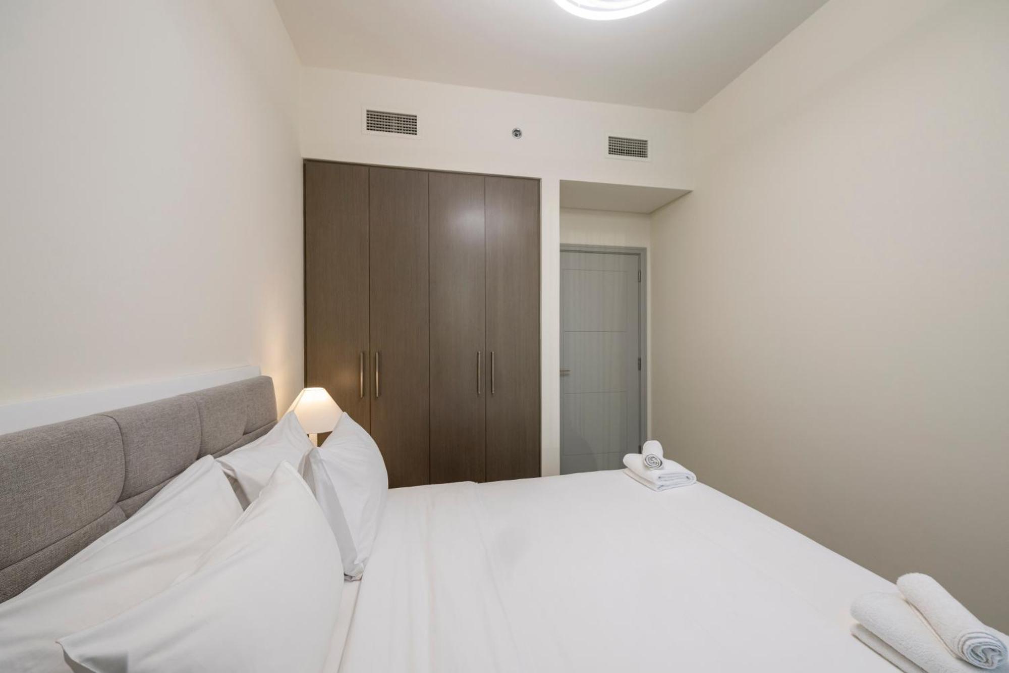 3 Bedrooms Tower 1- Downtown Skylight Apartment