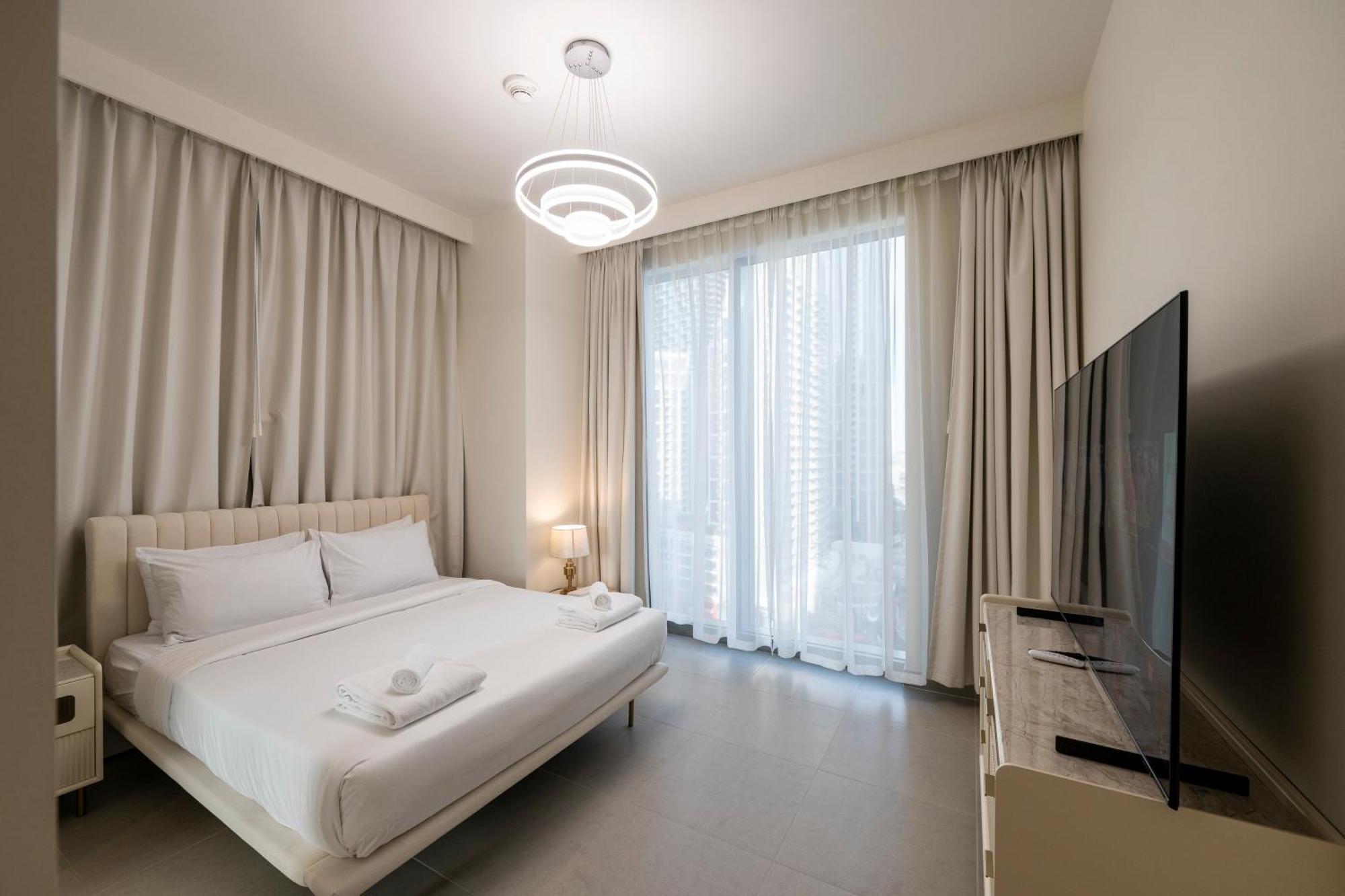 3 Bedrooms Tower 1- Downtown Skylight *