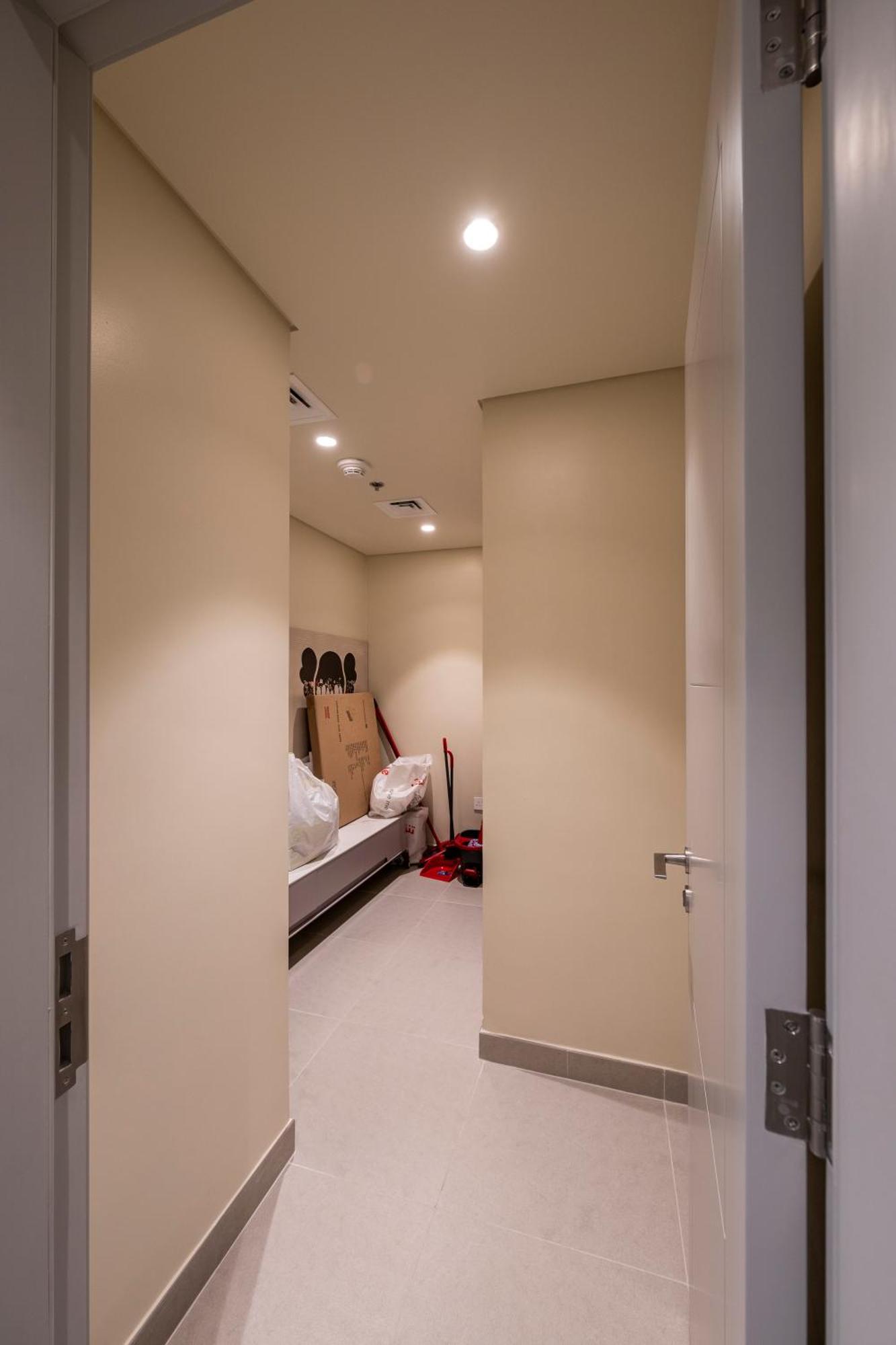 3 Bedrooms Tower 1- Downtown Skylight * Dubai