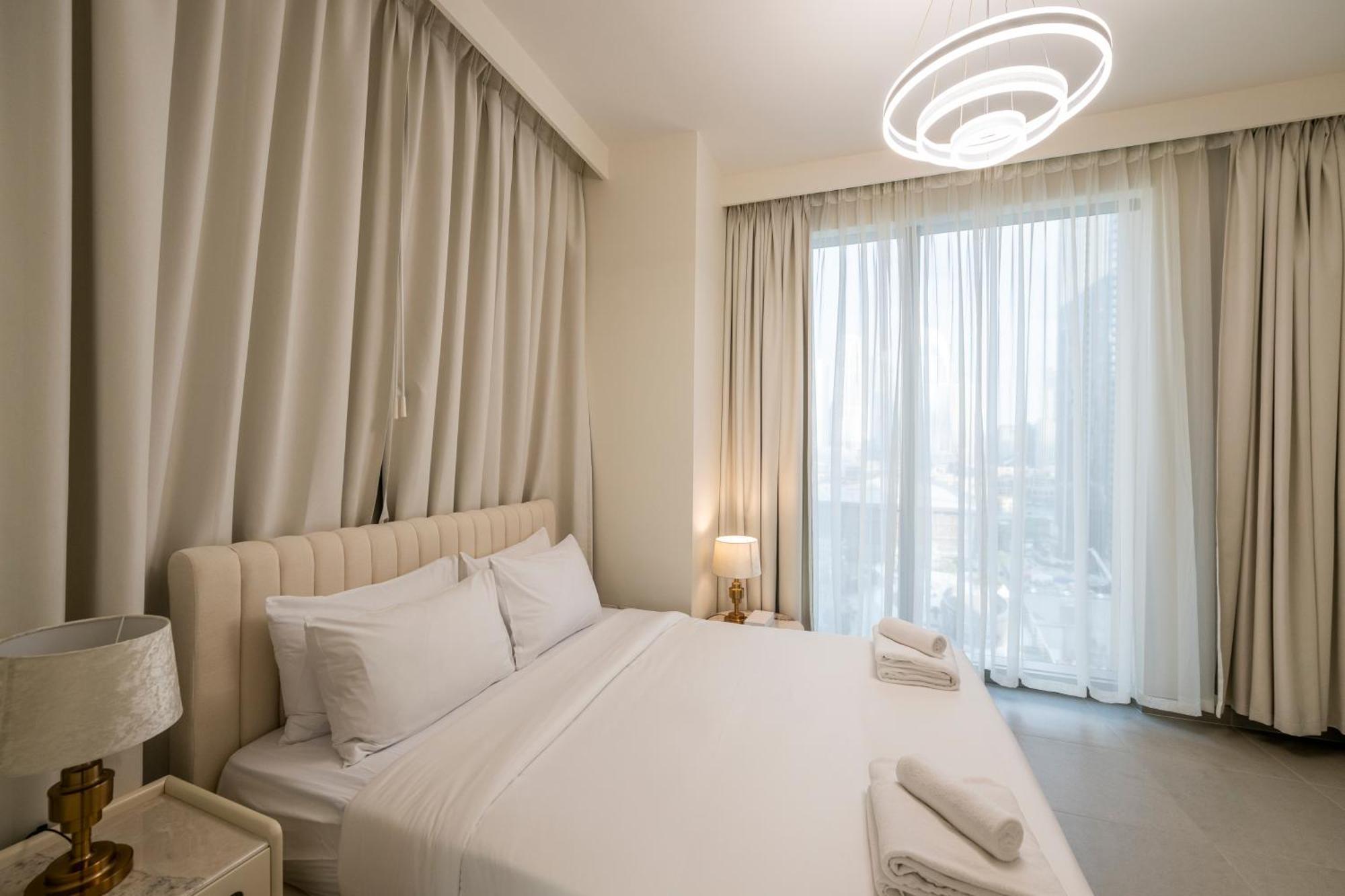 3 Bedrooms Tower 1- Downtown Skylight Apartment Dubai