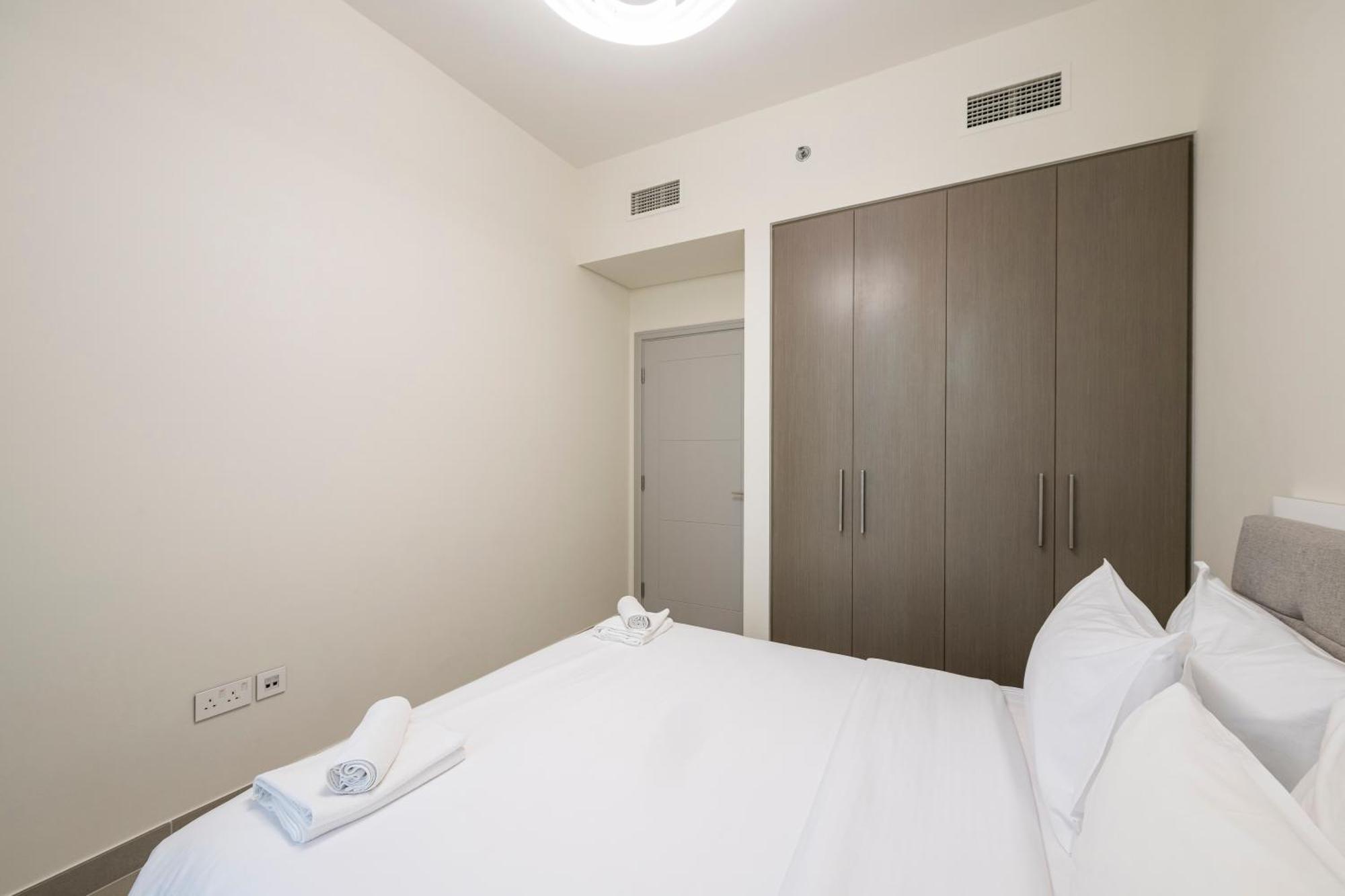 Apartment 3 Bedrooms Tower 1- Downtown Skylight *