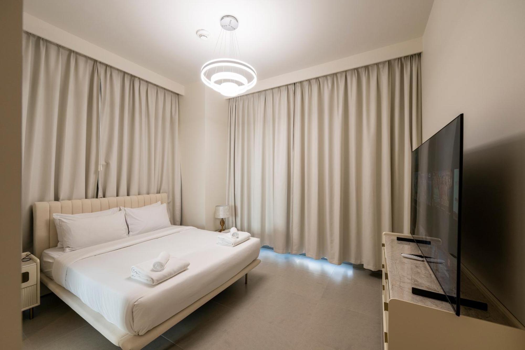 3 Bedrooms Tower 1- Downtown Skylight Dubai