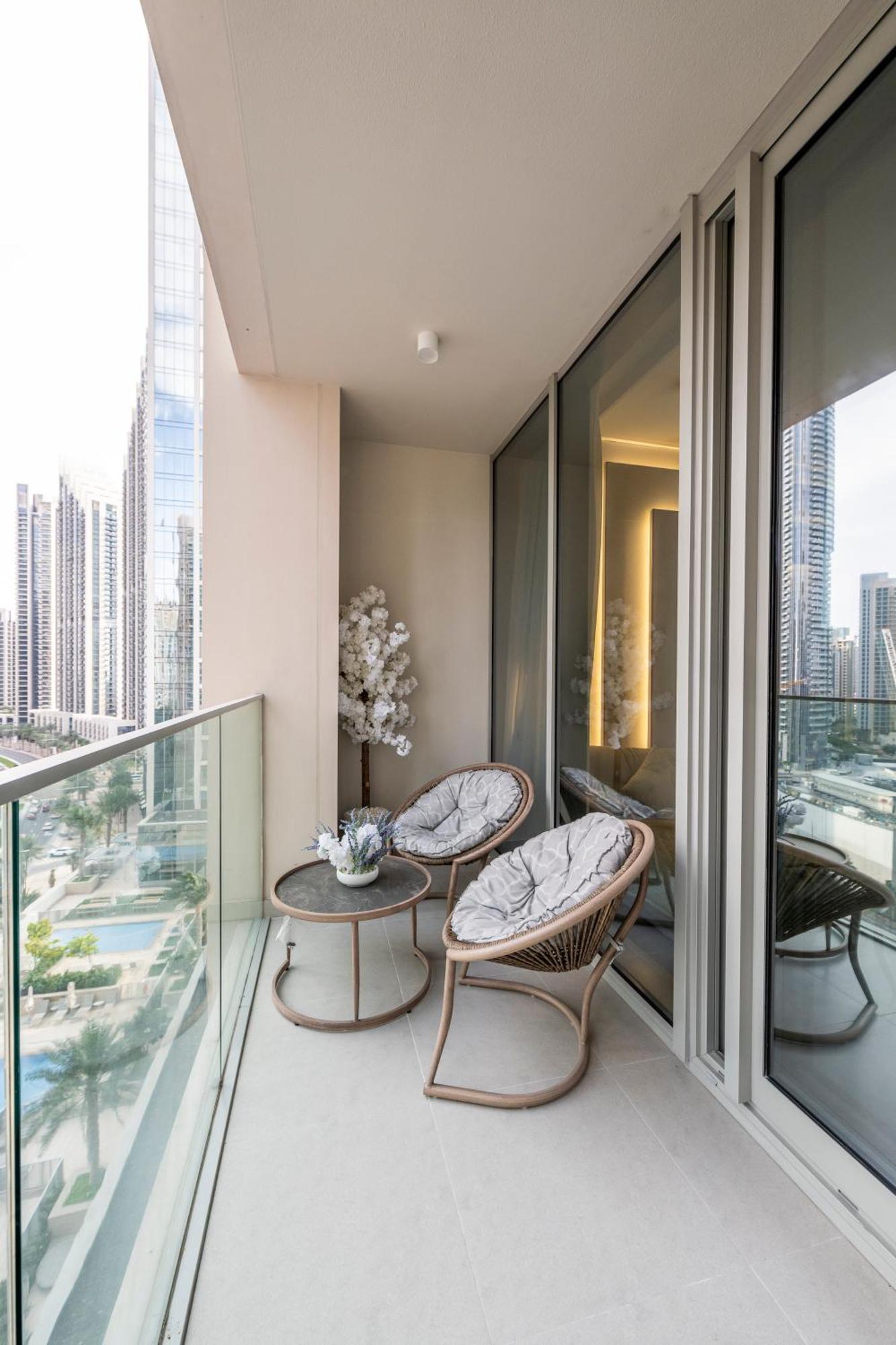 3 Bedrooms Tower 1- Downtown Skylight Apartment