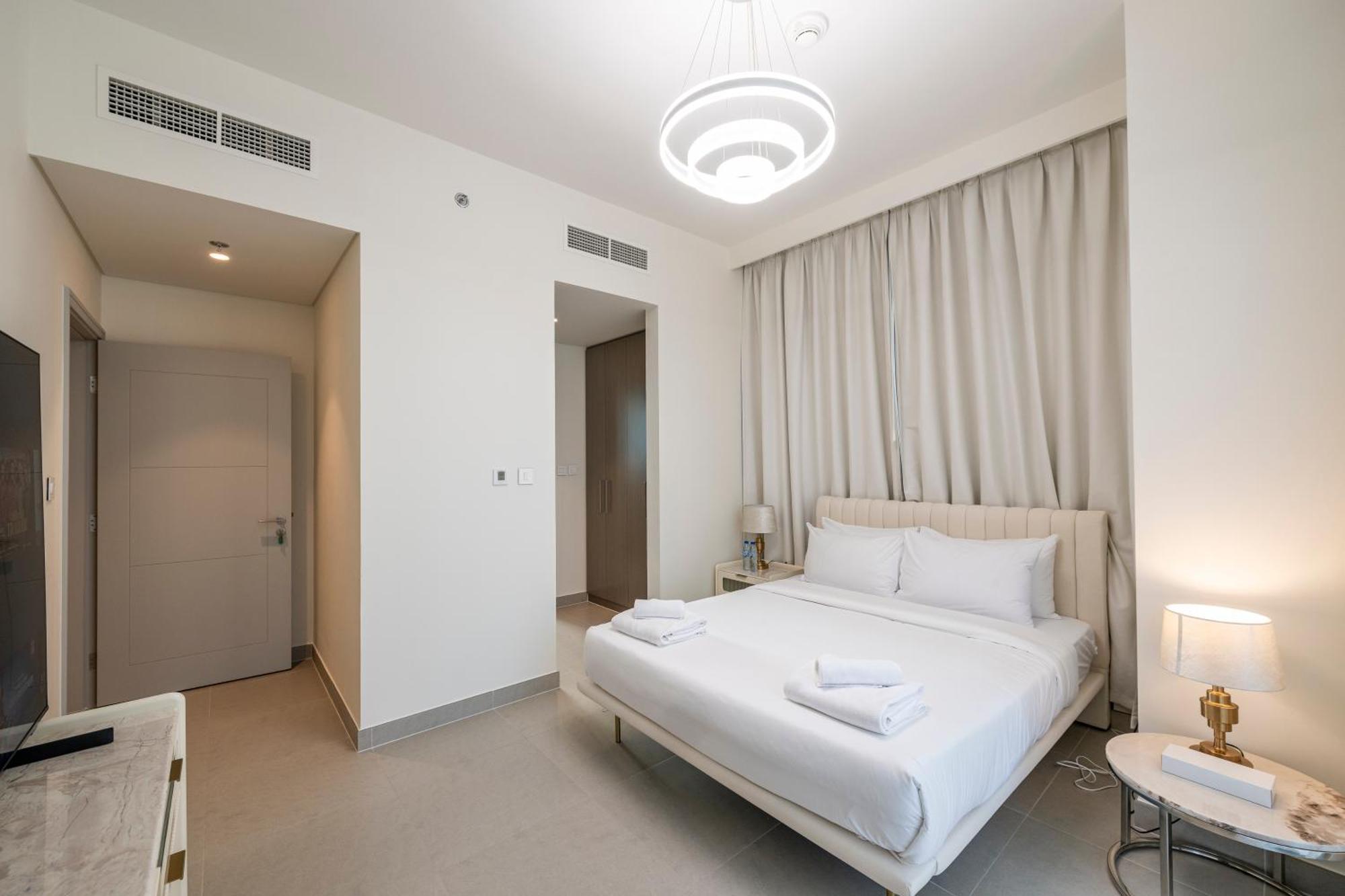 3 Bedrooms Tower 1- Downtown Skylight *