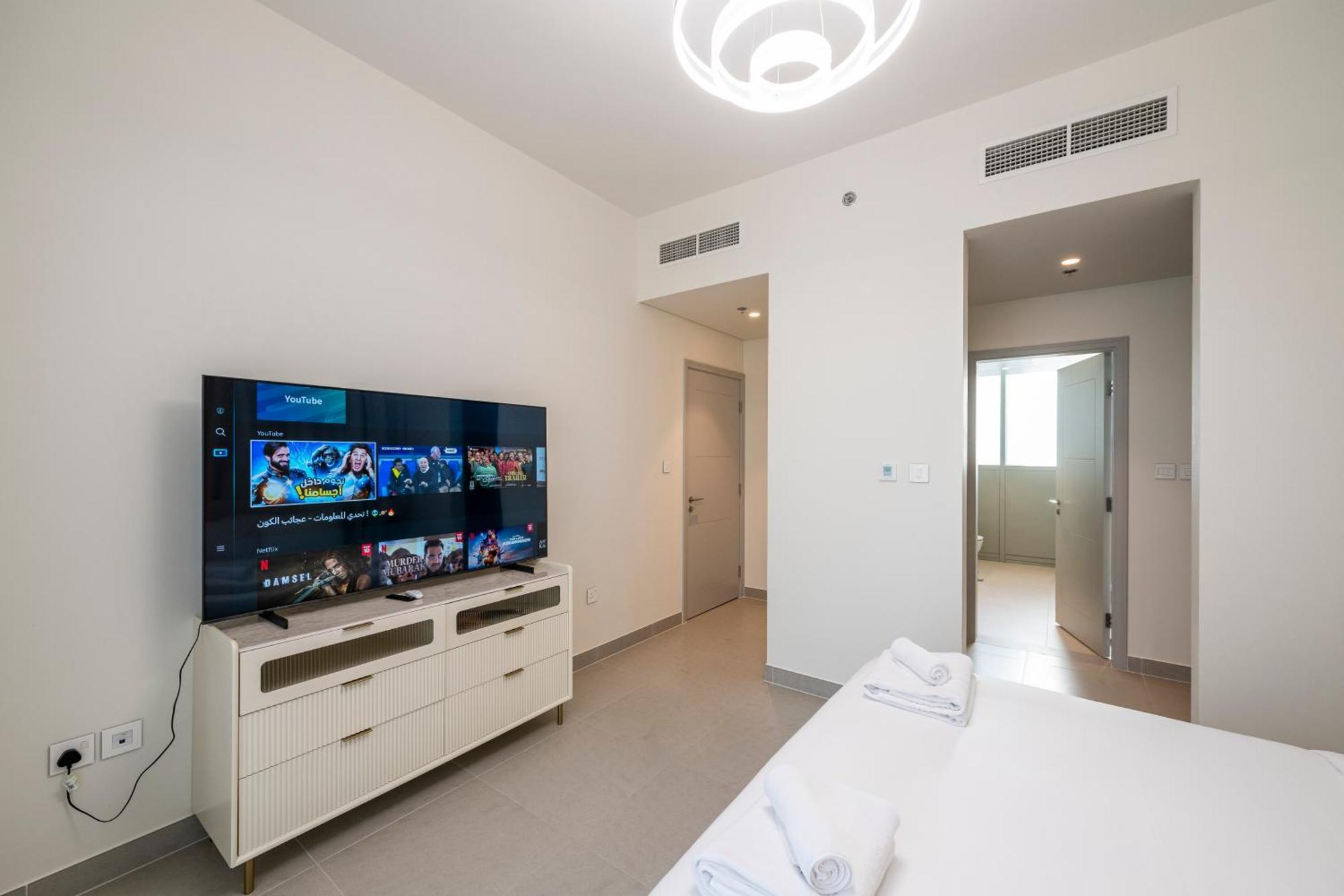 3 Bedrooms Tower 1- Downtown Skylight * Dubai