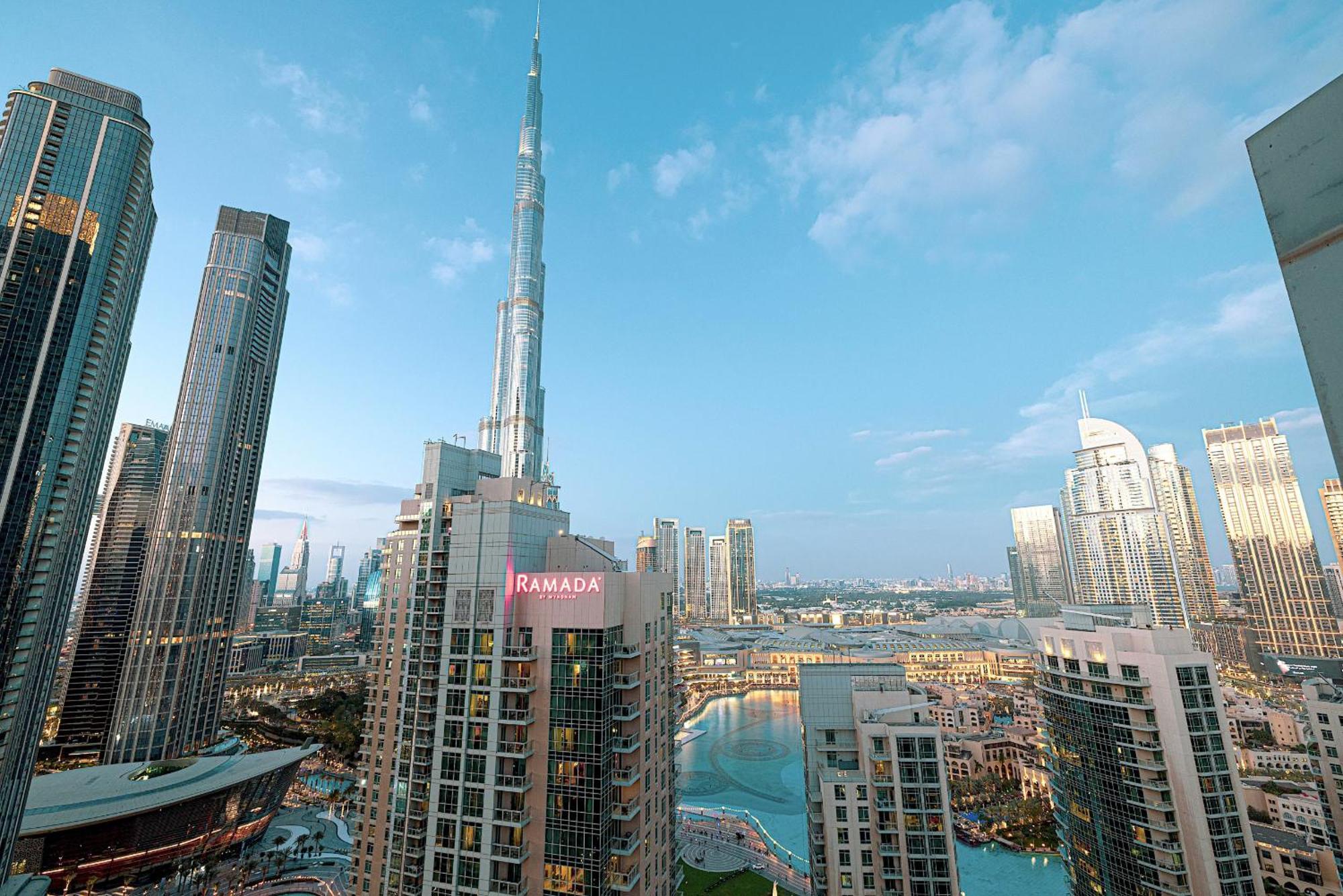 The Signature Burj Khalifa View With Terrace Apartment *
