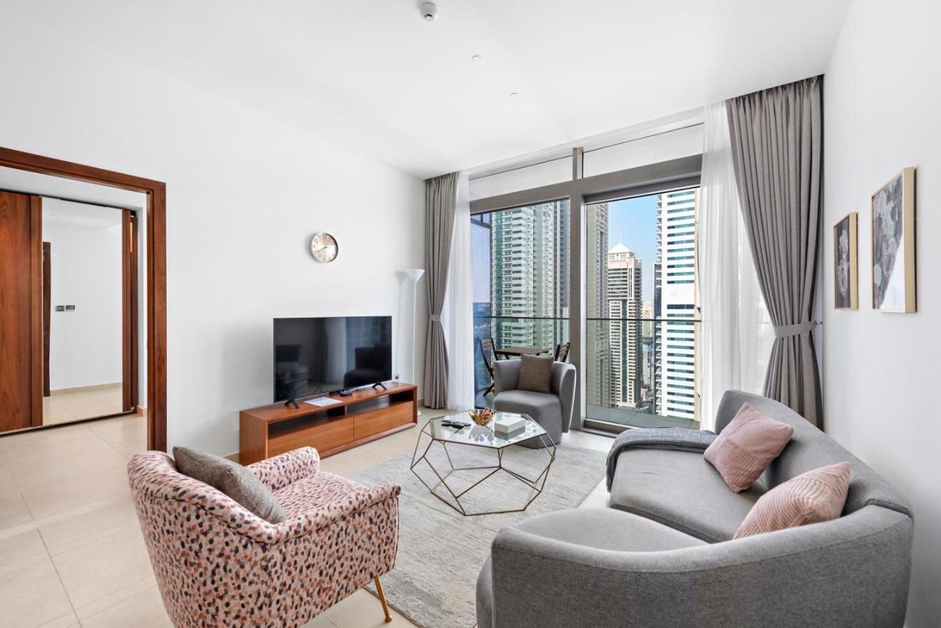 Stylish 1 Bedroom In Marina Apartment *