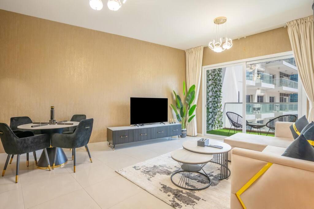 Apartment Specious Pool View One Bed *