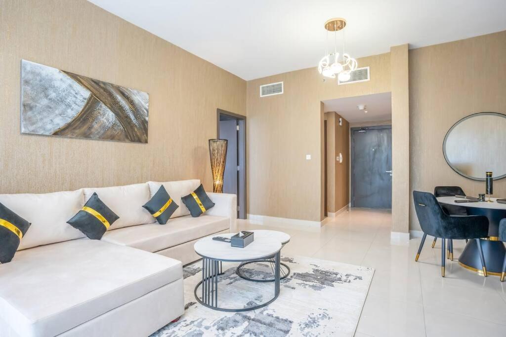 Specious Pool View One Bed * Dubai