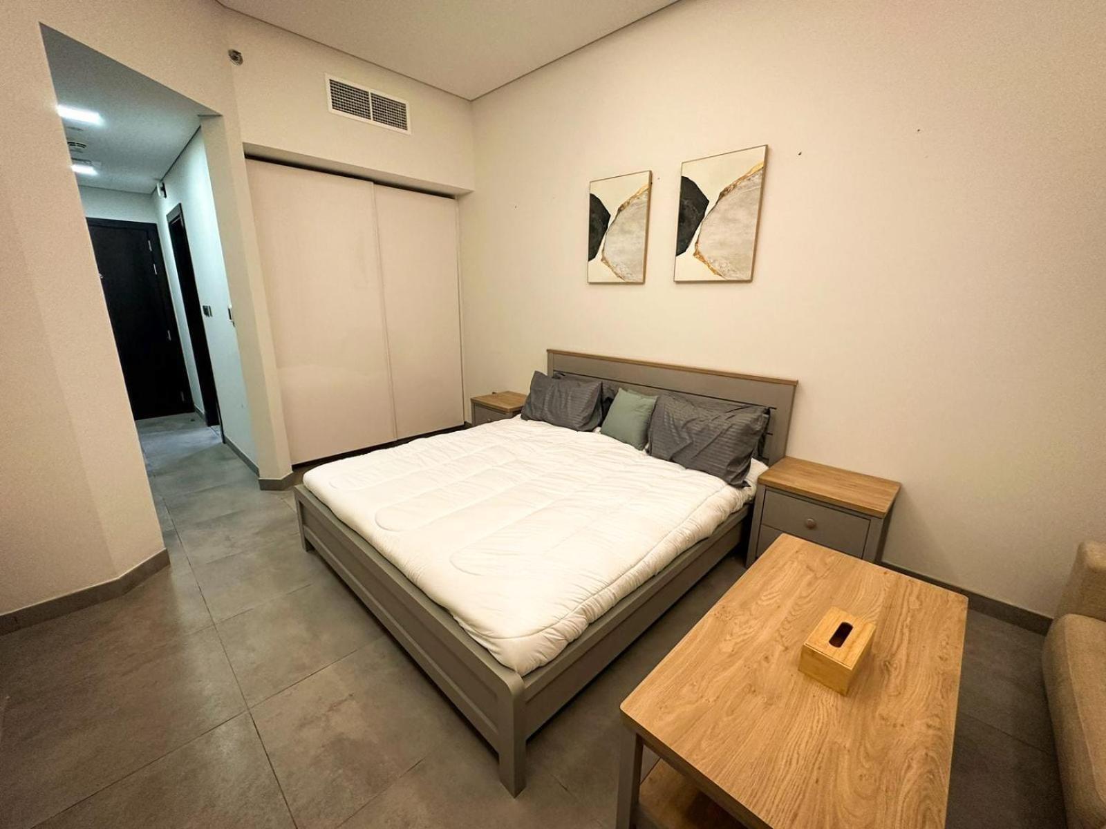Apartment Retreat At Business Bay! 5 Mins From Downtown *