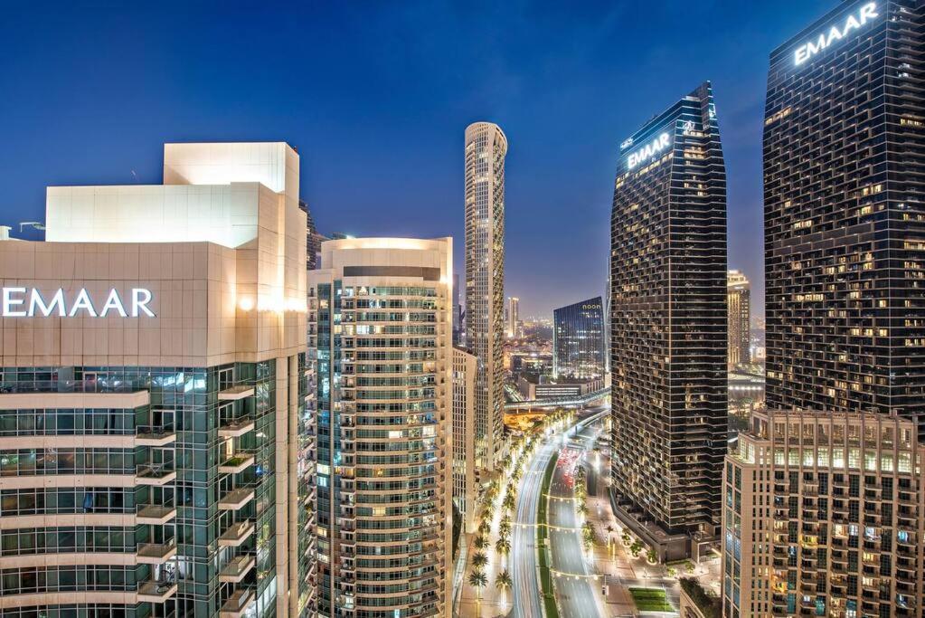 First Class 2br Stunning Fountain View * Dubai