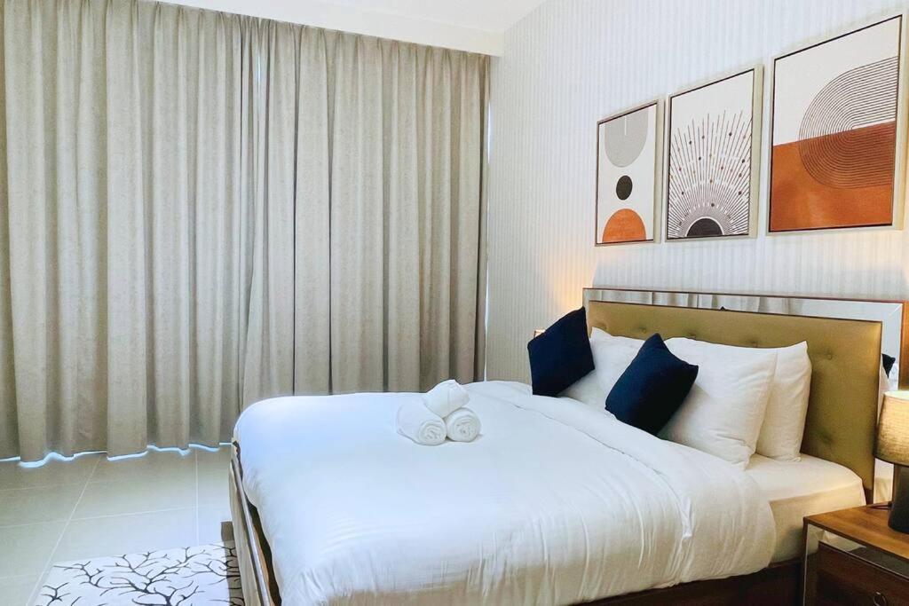 Luxurious 1br In Forte 2 With Spacious Gym With Squash Court Dubai