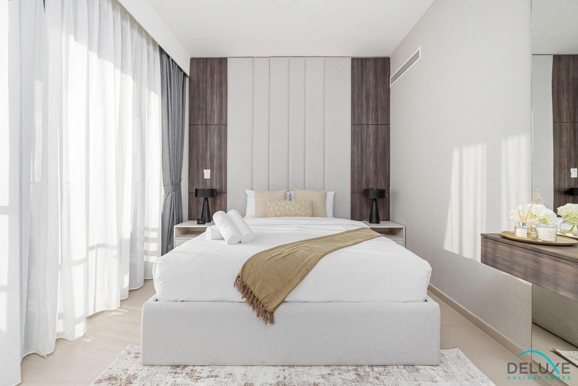 Limited Time Offer Stunning 2br At Great Price By Deluxe Homes Apartment