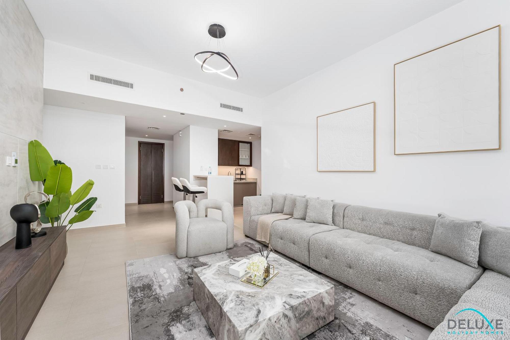 Limited Time Offer Stunning 2br At Great Price By Deluxe Homes Apartment