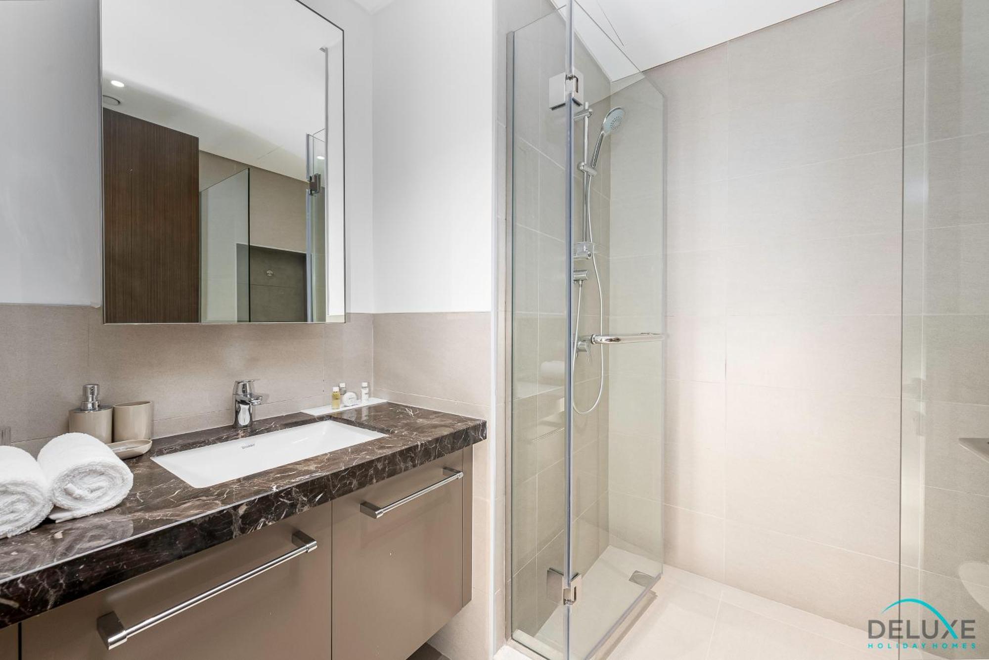 Limited Time Offer Stunning 2br At Great Price By Deluxe Homes Apartment Dubai