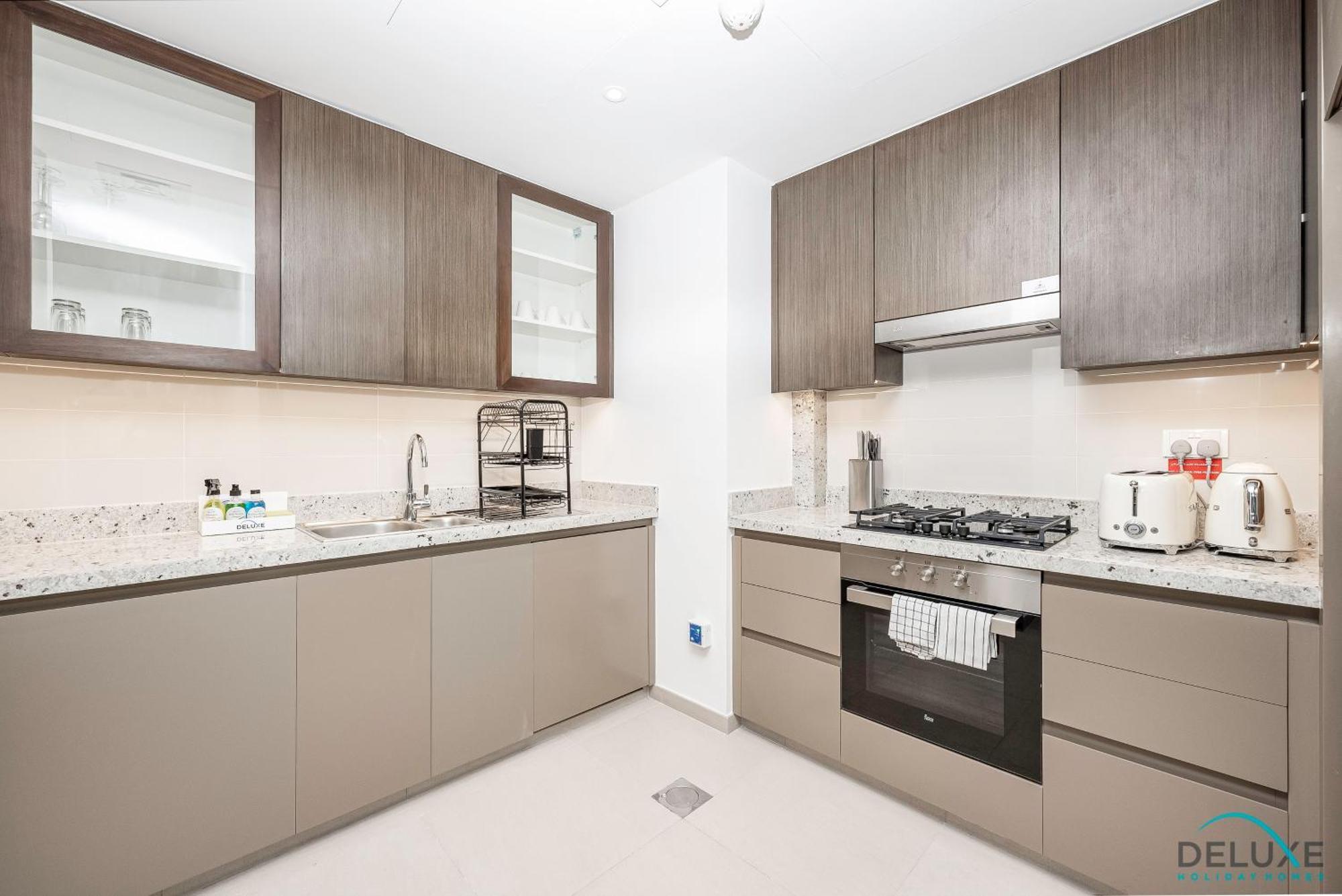 Limited Time Offer Stunning 2br At Great Price By Deluxe Homes Apartment *
