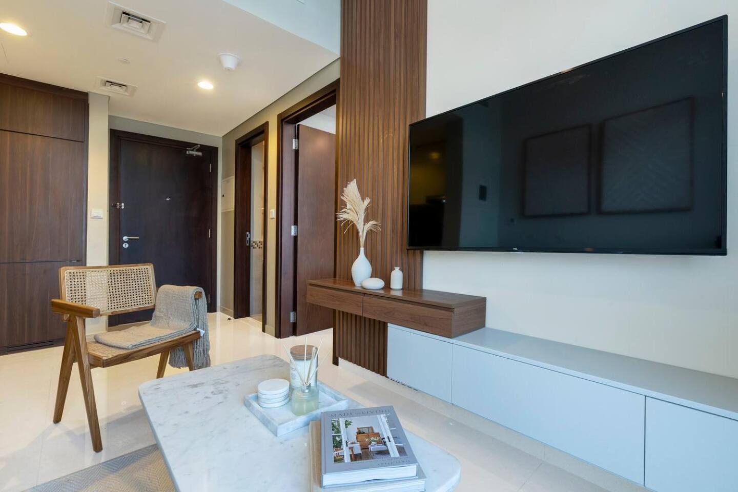 5-star Burj Khalifa View In Boho With Pool & Gym! Apartamento