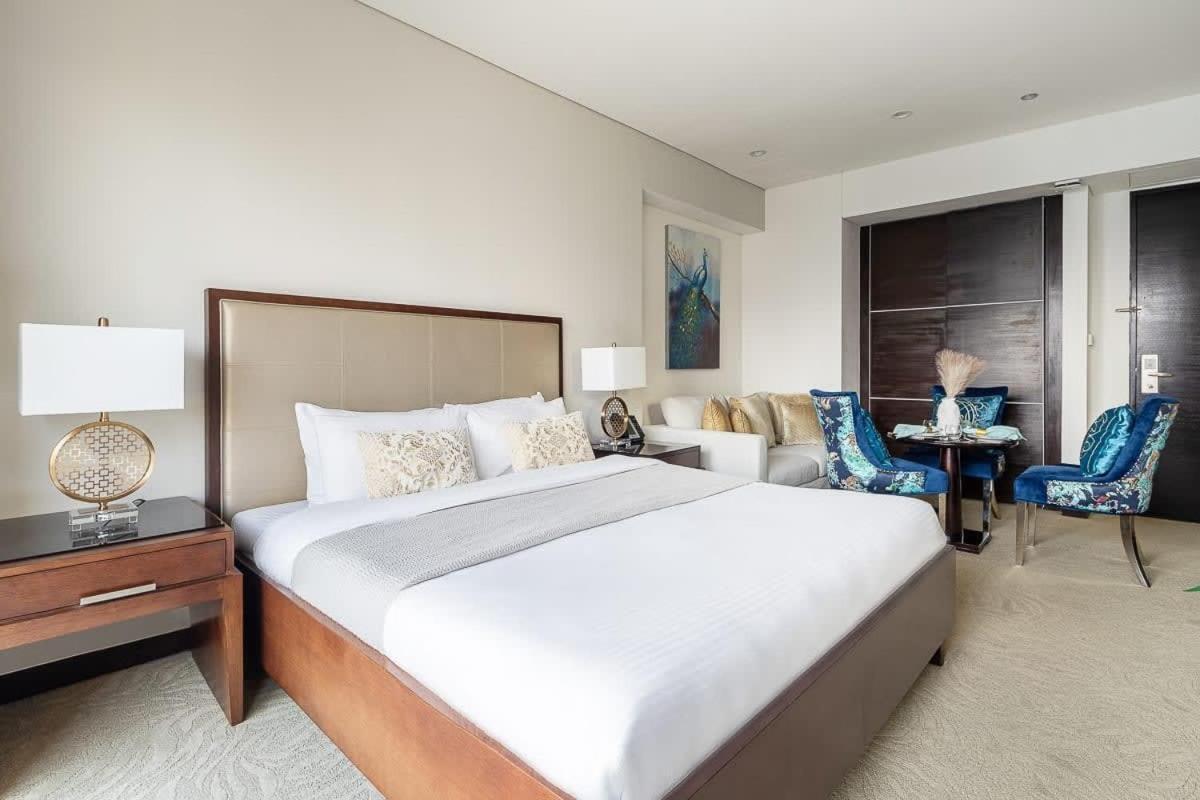Frank Porter - Emaar Residences Marina Apartment