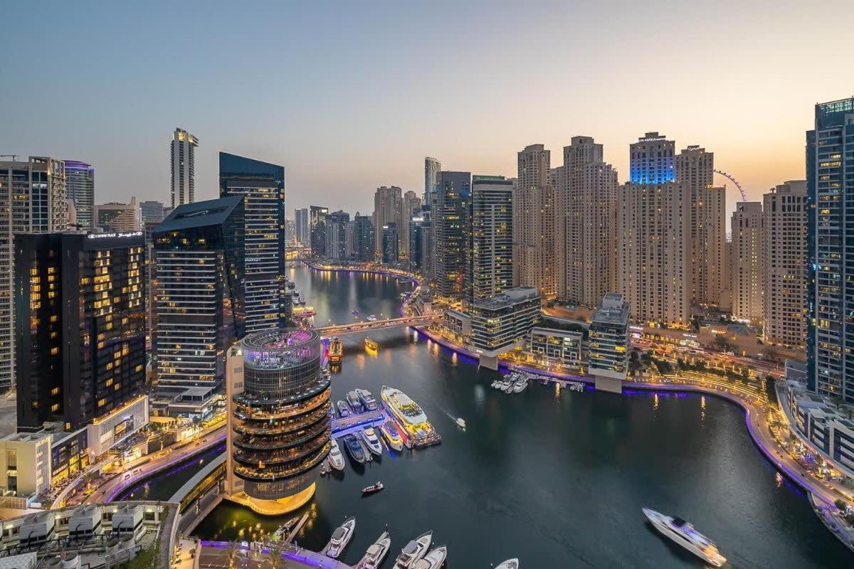 Frank Porter - Emaar Residences Marina Apartment
