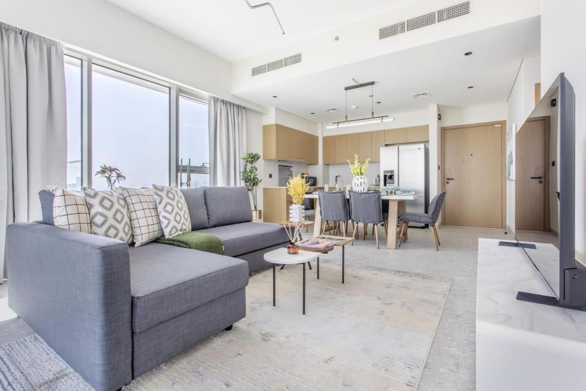 Frank Porter - Golf Apartment *