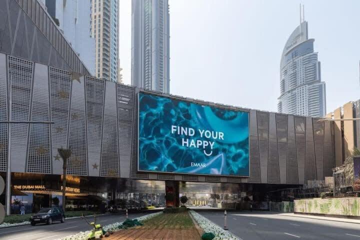 Frank Porter - Burj Al Nujoom * Dubai