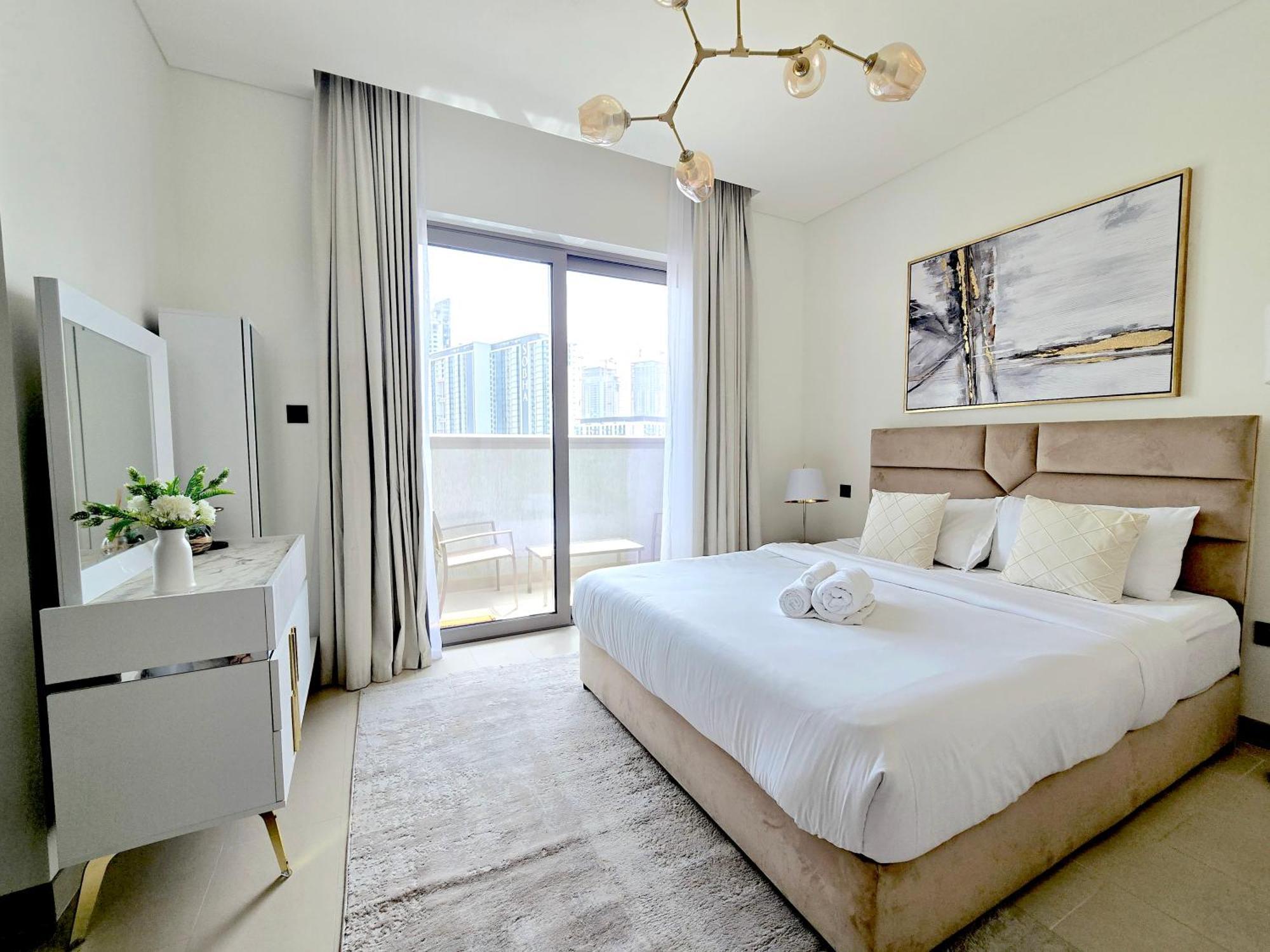 Apartment Sleek And Stylish 2-bedroom