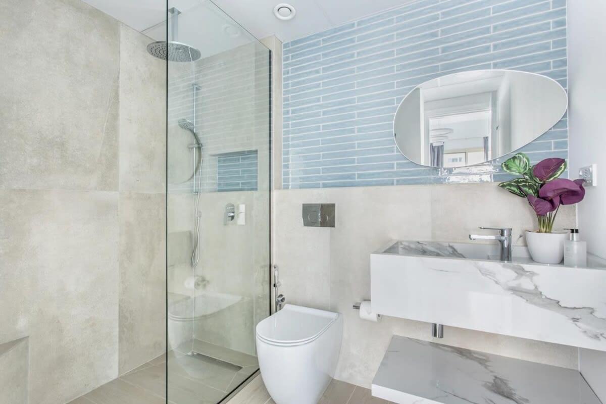 Frank Porter - Al Ghozlan 4 Apartment Dubai