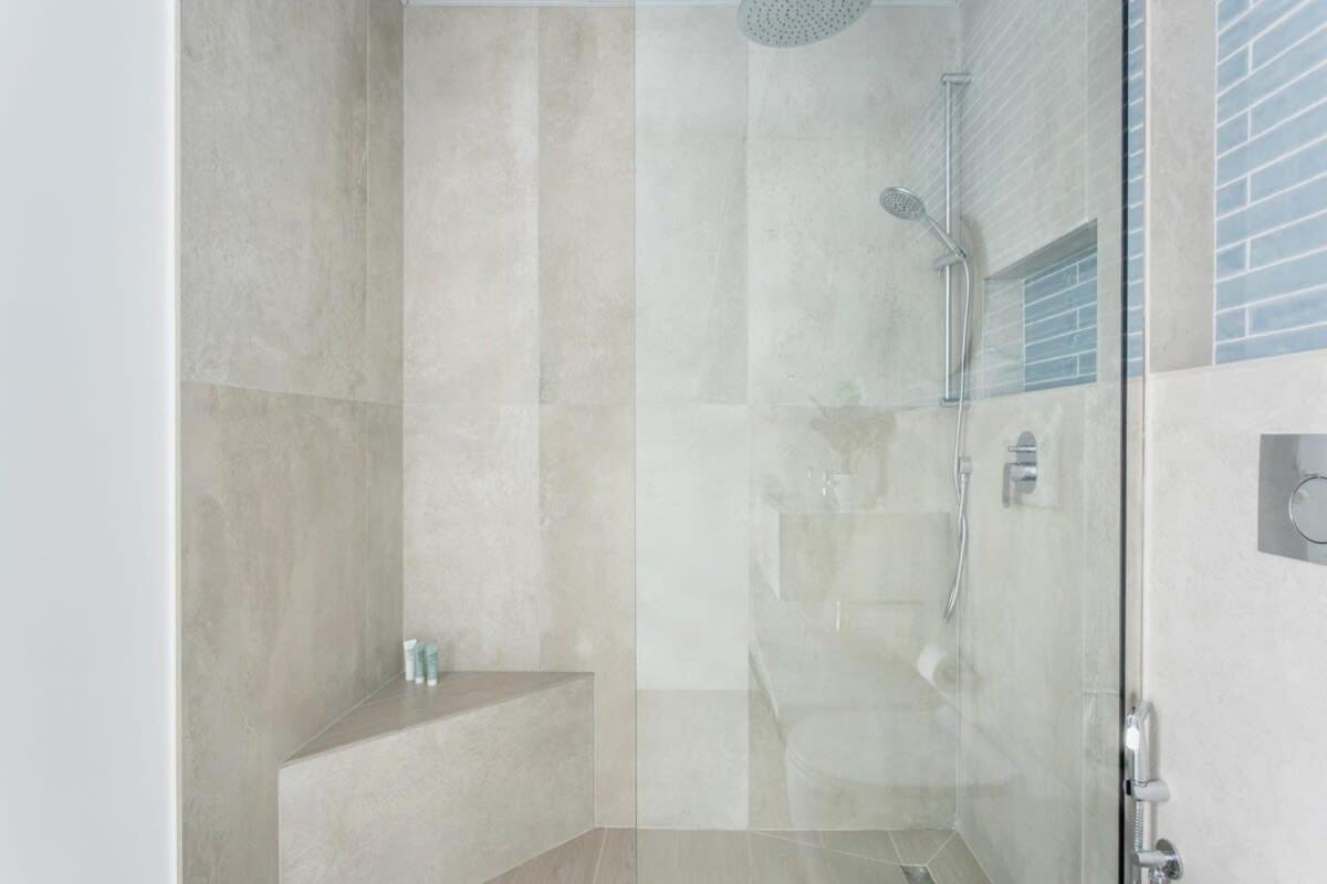 Frank Porter - Al Ghozlan 4 *