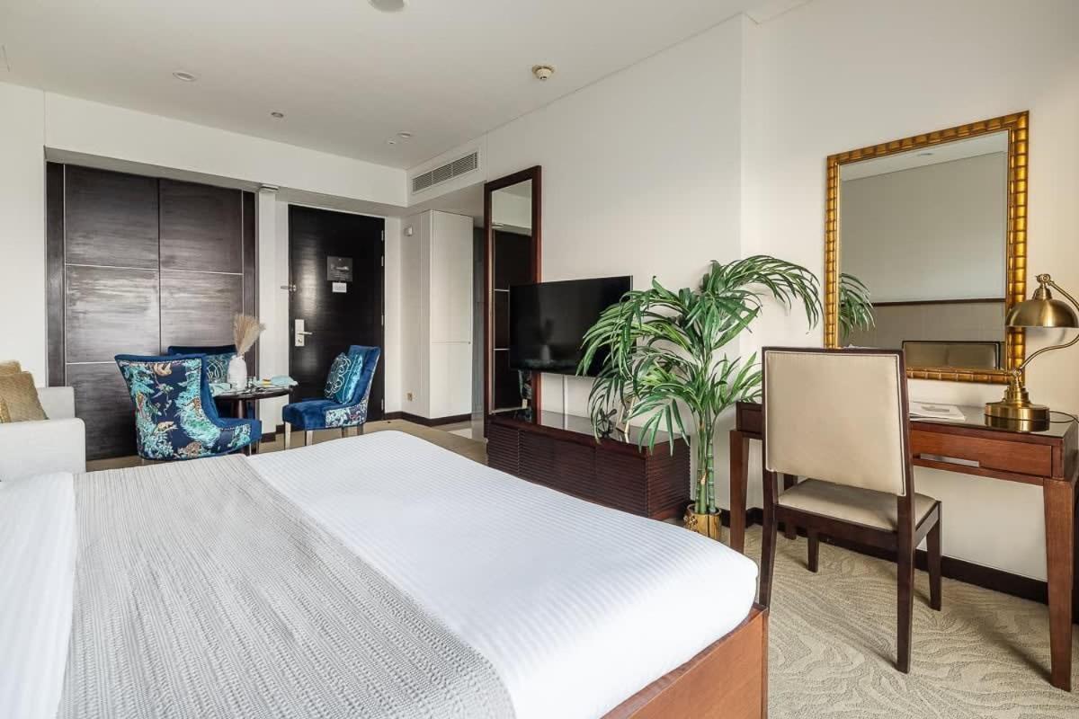 Apartment Frank Porter - Emaar Residences Marina