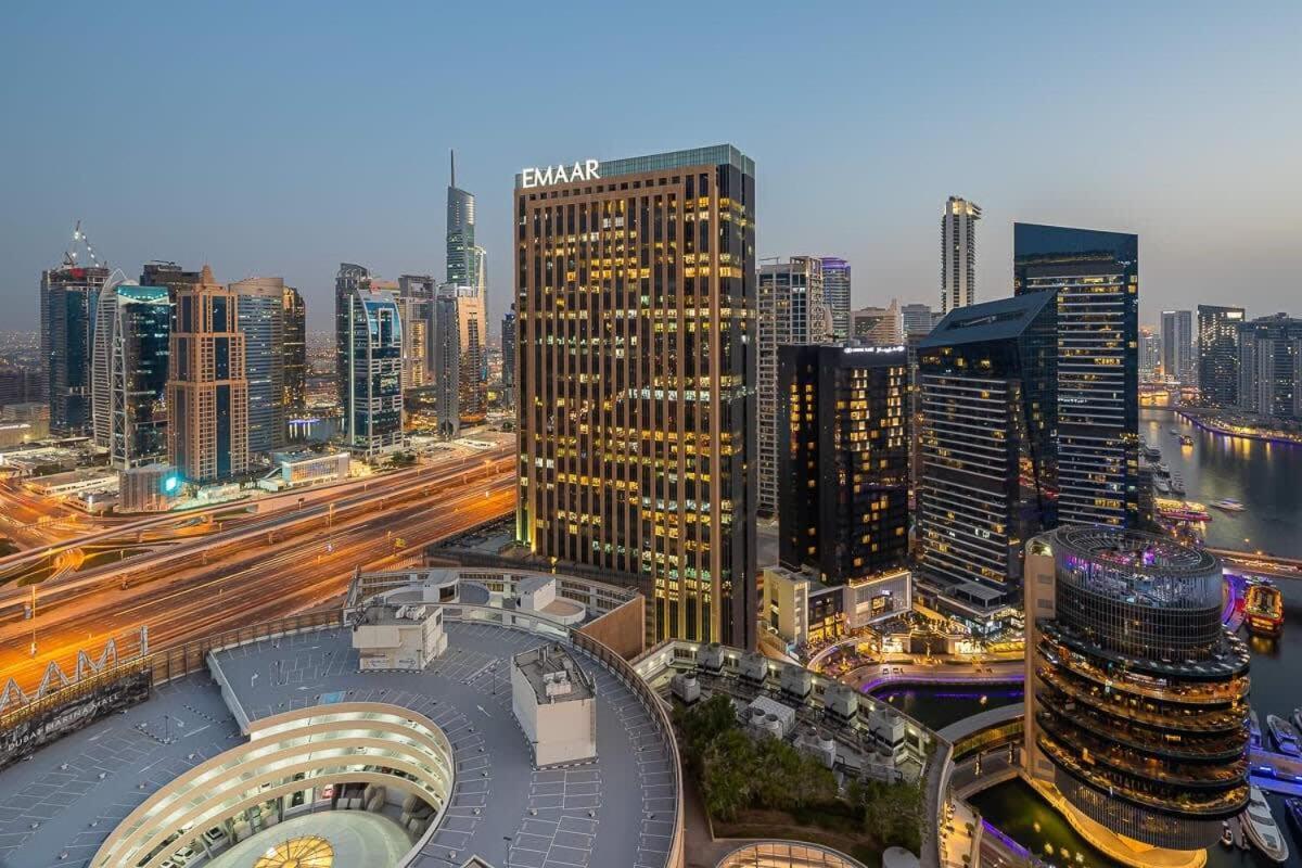 Frank Porter - Emaar Residences Marina * Dubai