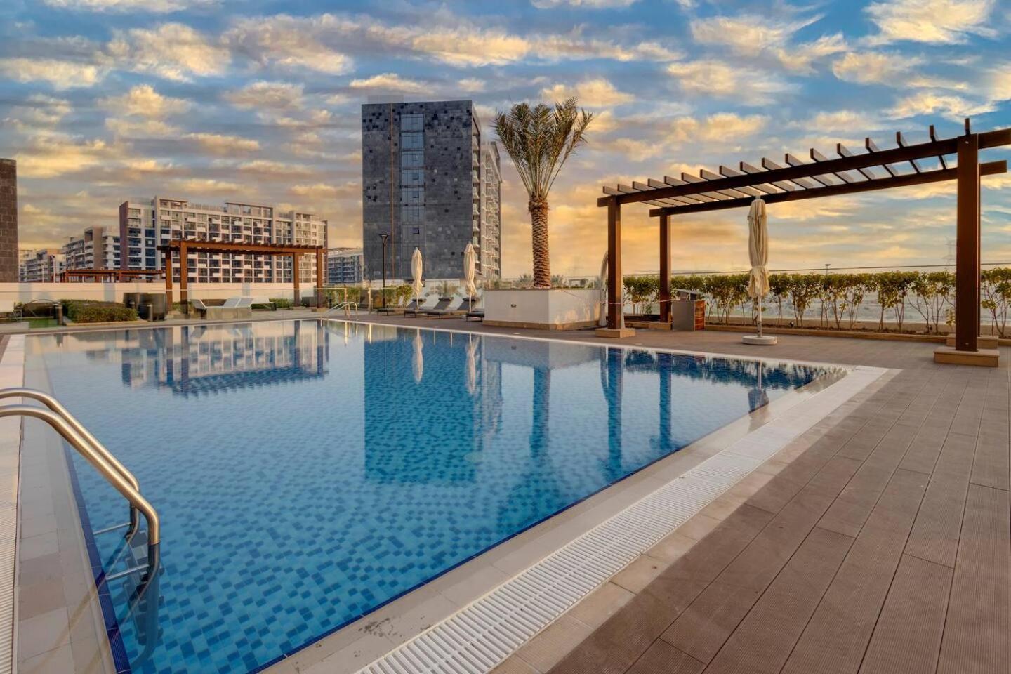 Elegant 2-br Gem Quick Access Downtown Apartment