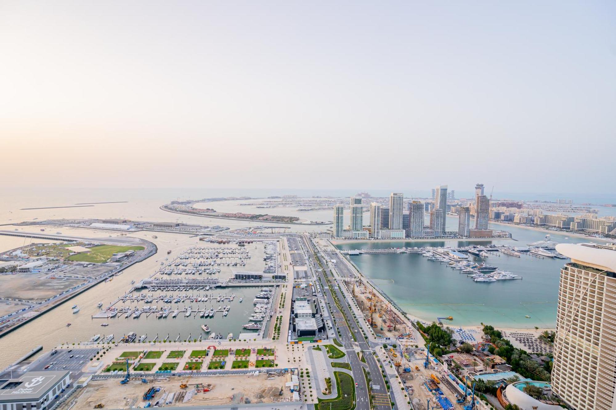 Vibes By Beds And Company - 51st Floor, Full Sea View