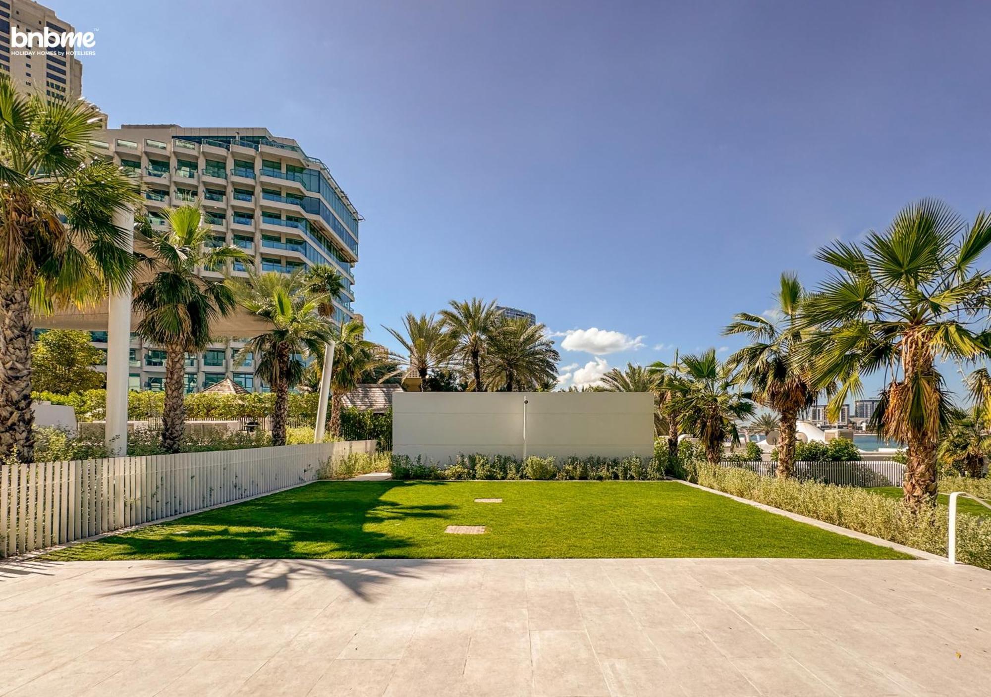 Bnbmehomes - La Vie Apartment Dubai
