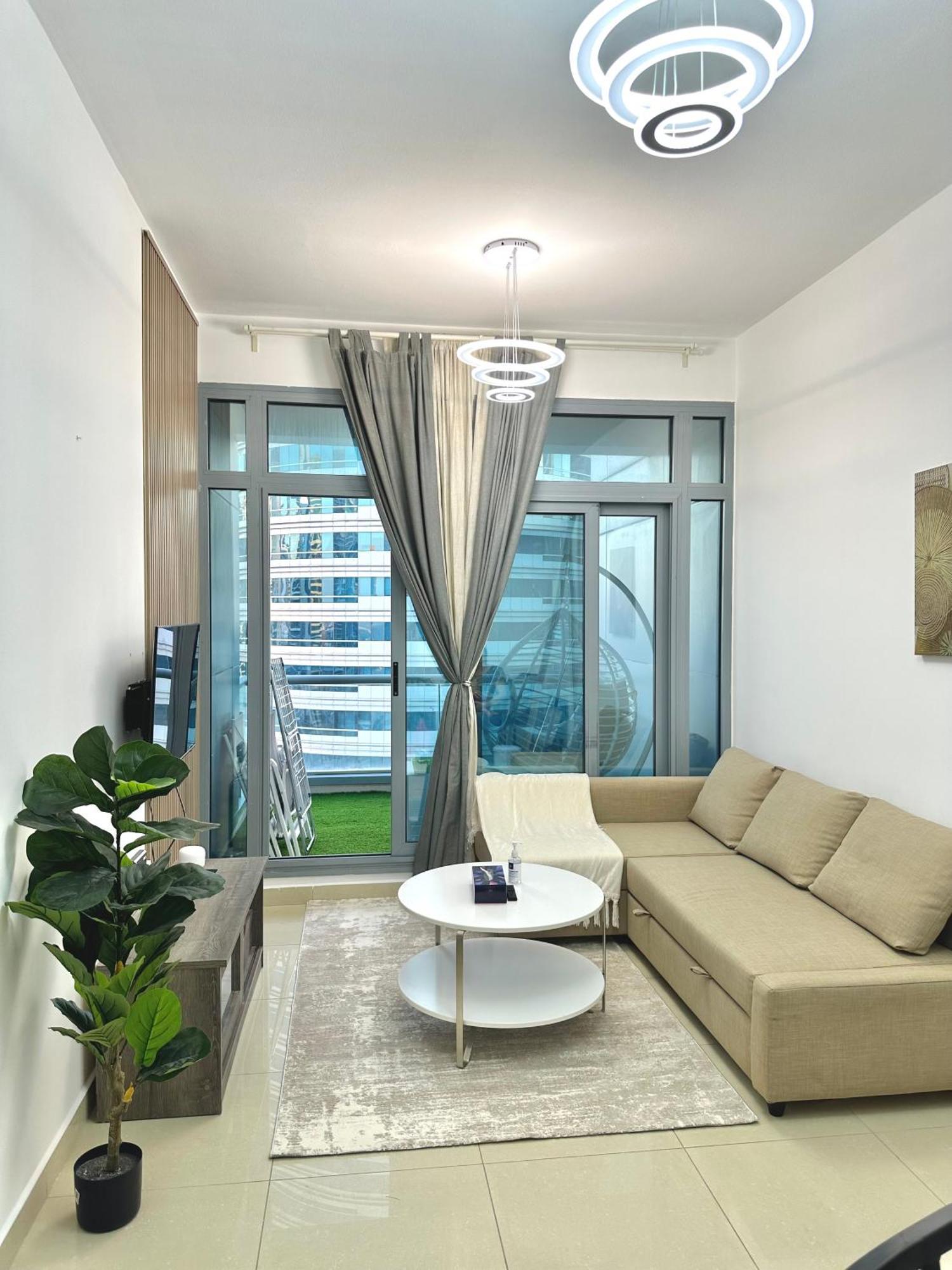 Modern Marina Apartment