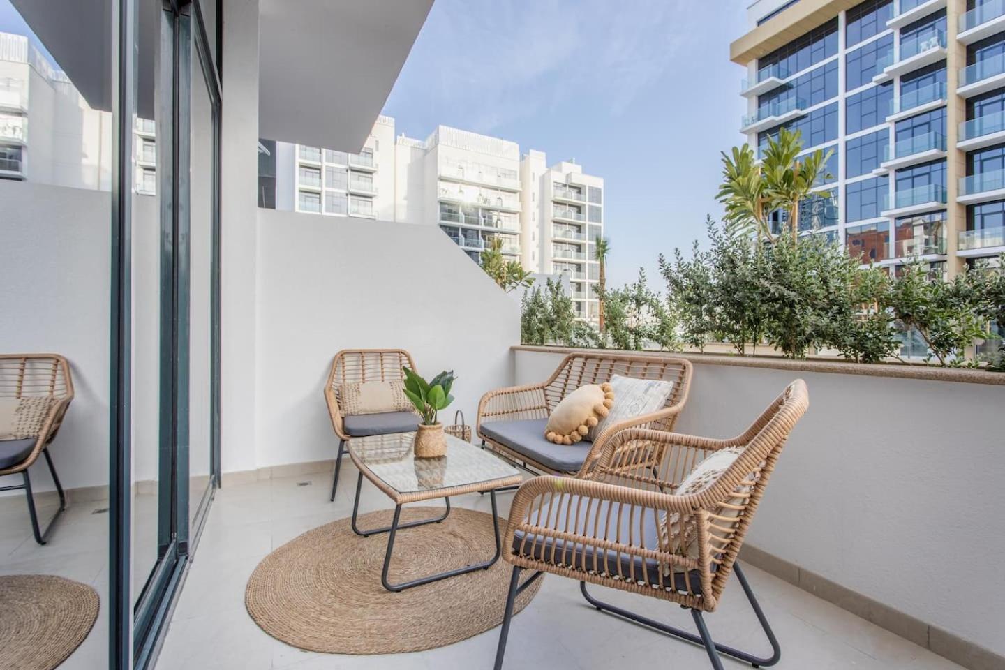 Artist Heaven Studio! Riviera 35! 10 Min Downtown Apartment