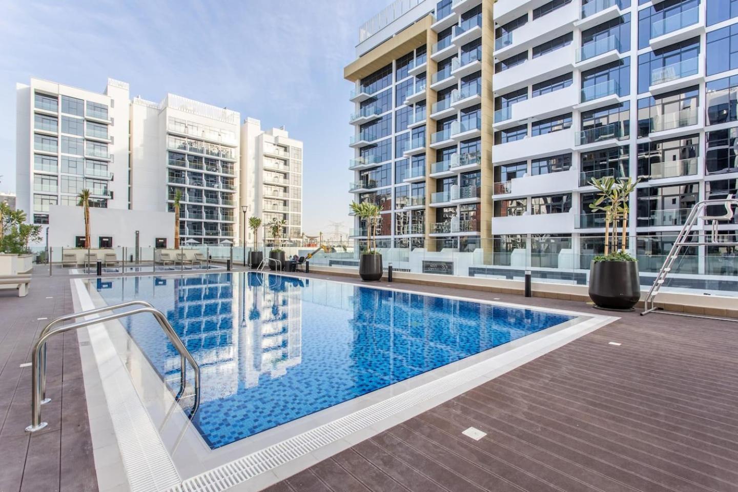 Artist Heaven Studio! Riviera 35! 10 Min Downtown Apartment