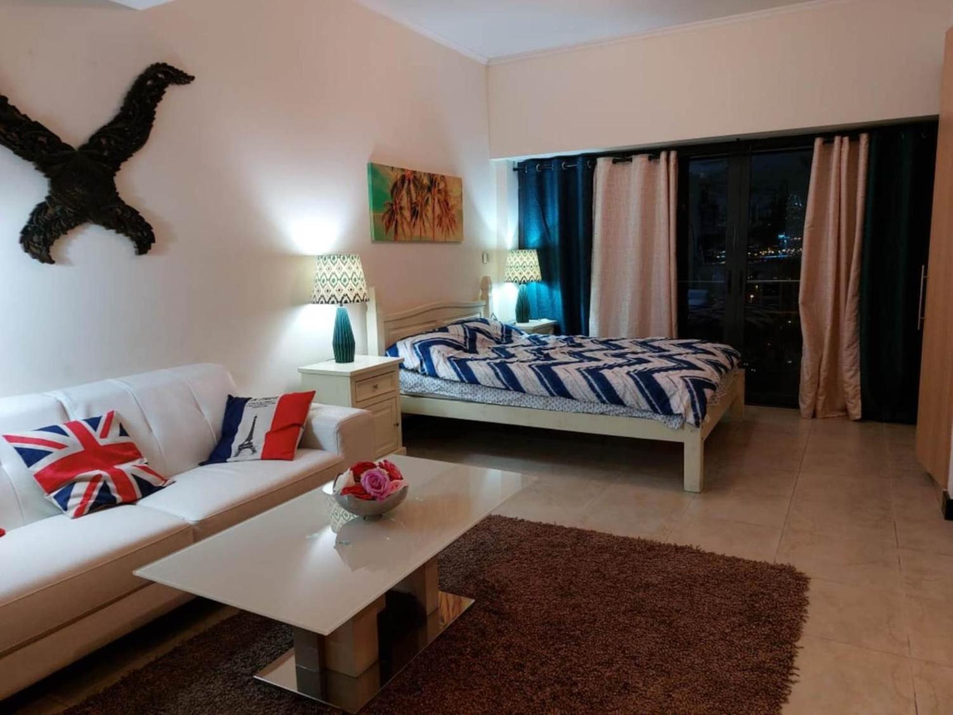 Click Stay - Jlt - Studio & Balcony Lakes View Entire Apartment -Jn Dubai