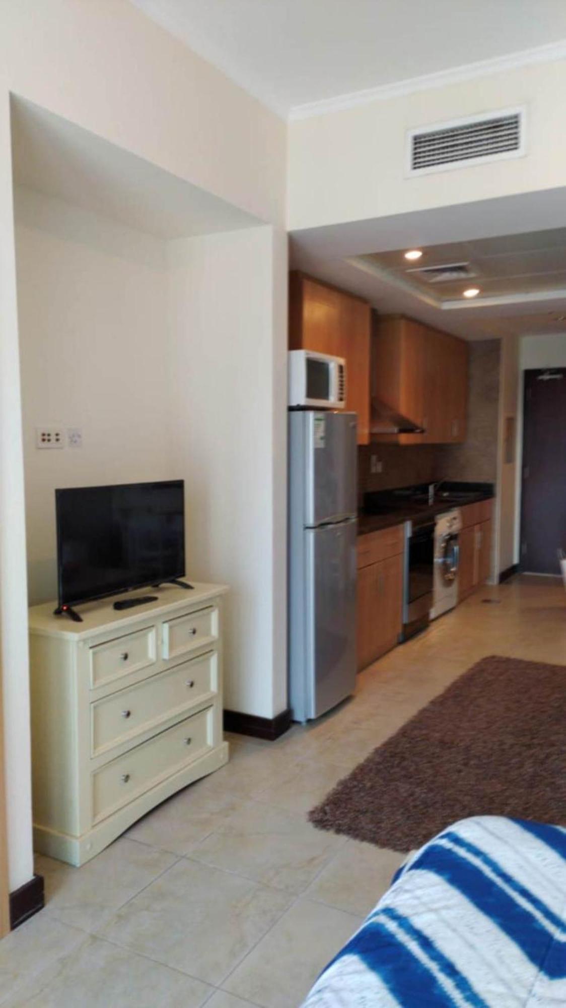 Click Stay - Jlt - Studio & Balcony Lakes View Entire Apartment -Jn