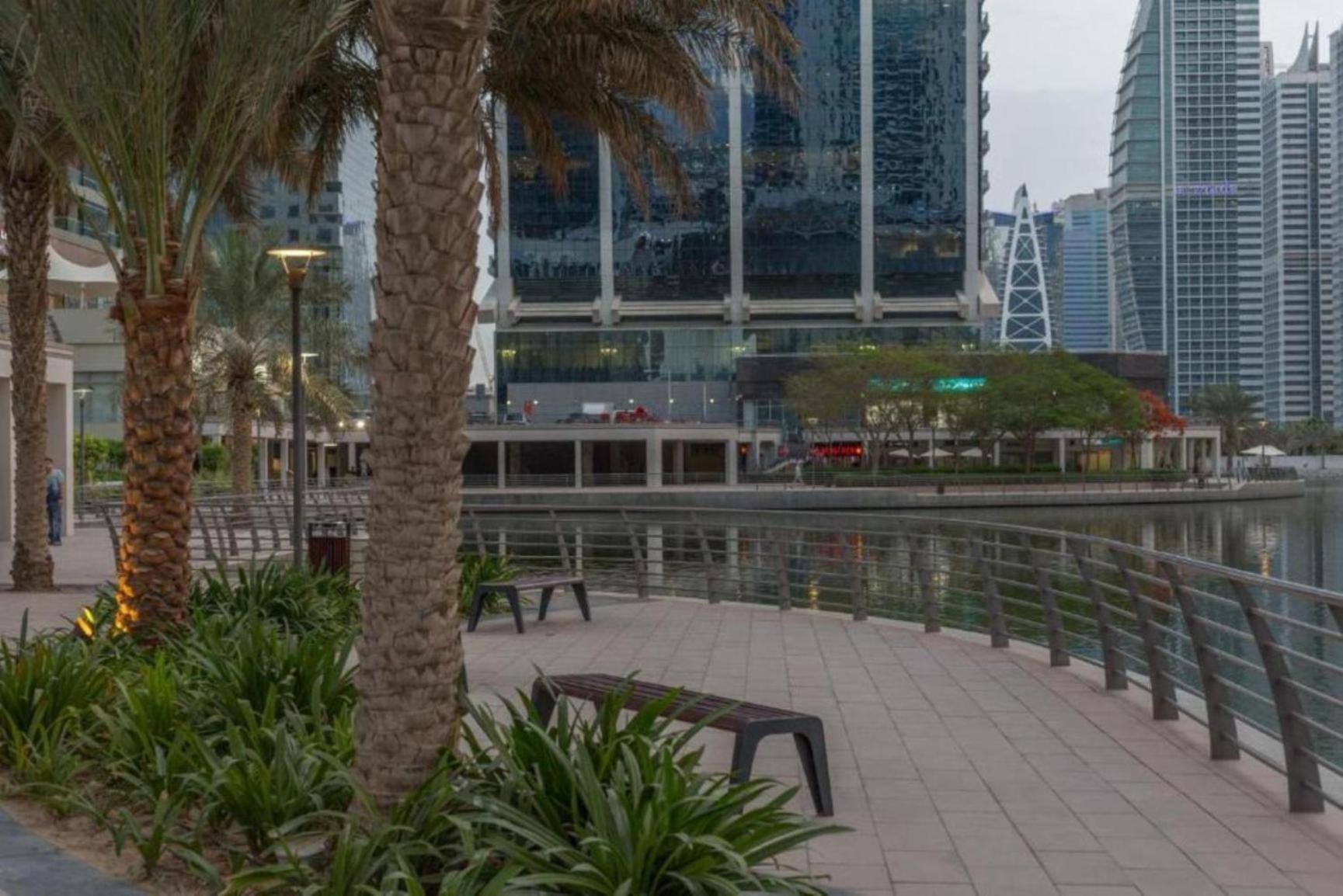 Click Stay - Jlt - Studio & Balcony Lakes View Entire Apartment -Jn Apartment *