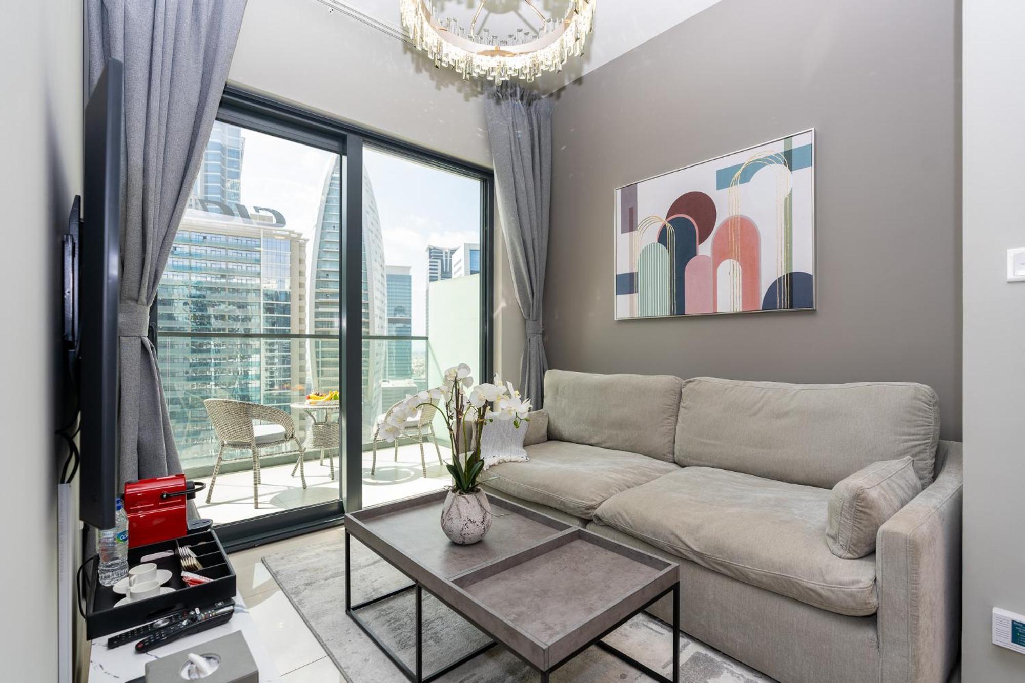 Daire Citihome-1br In Business Bay Overlooking The Canal *