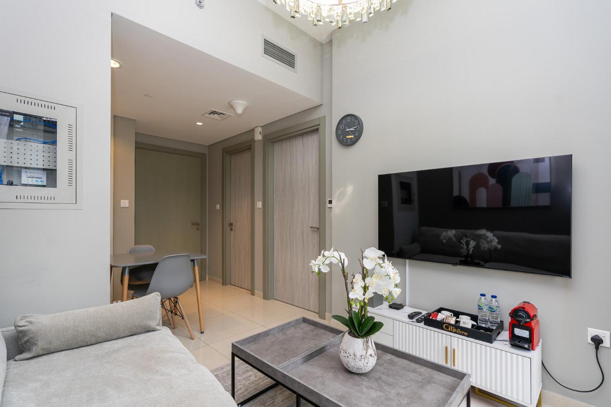 Daire Citihome-1br In Business Bay Overlooking The Canal *
