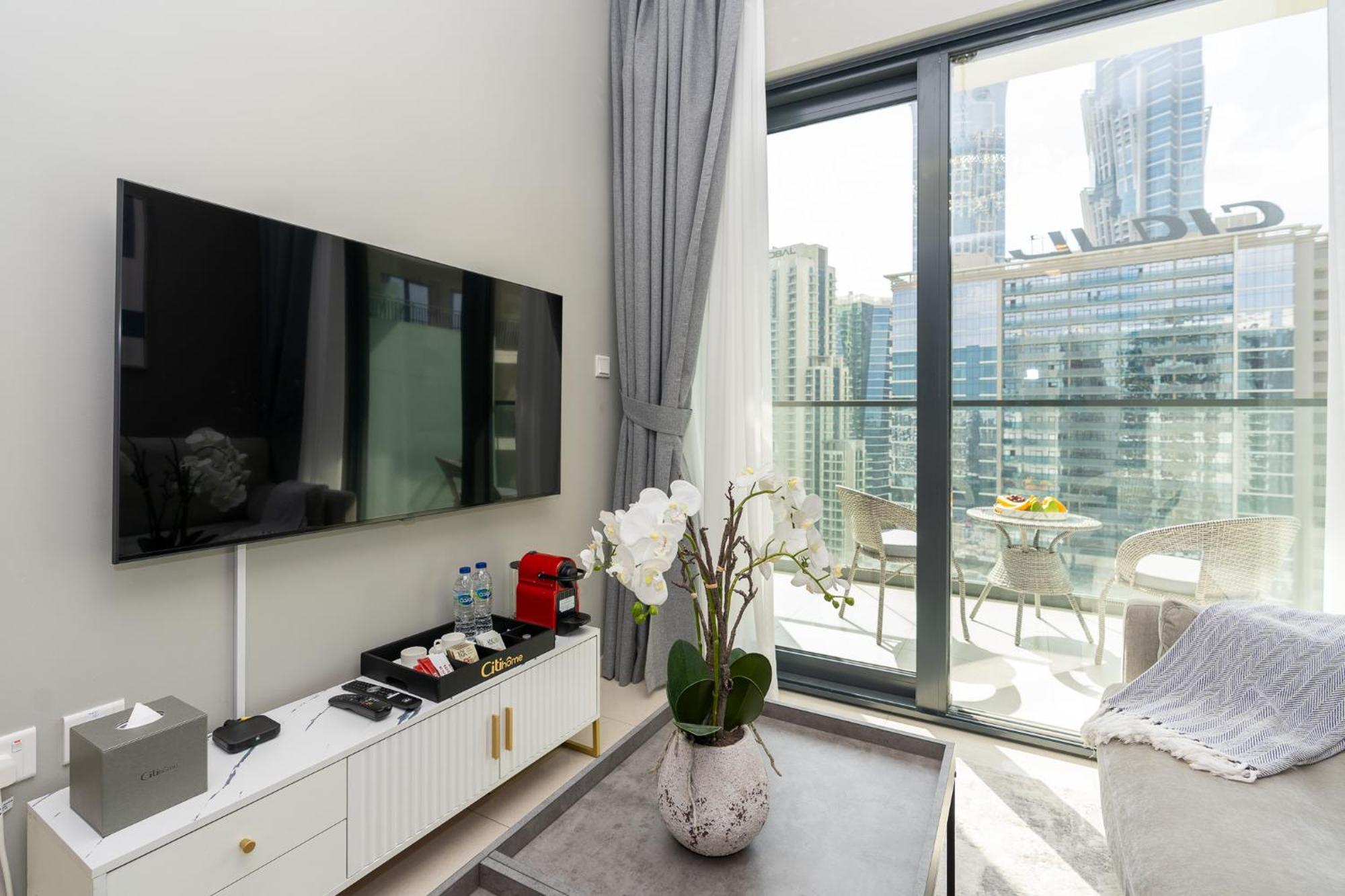 Daire Citihome-1br In Business Bay Overlooking The Canal Dubai
