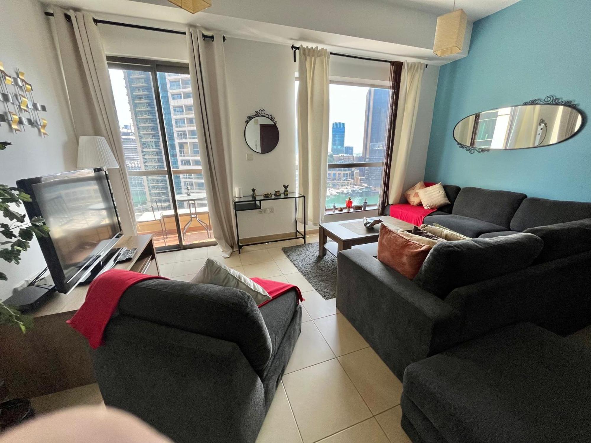 Daire Amazing 1bdr In Jbr- Beach Access And Lake View Dubai