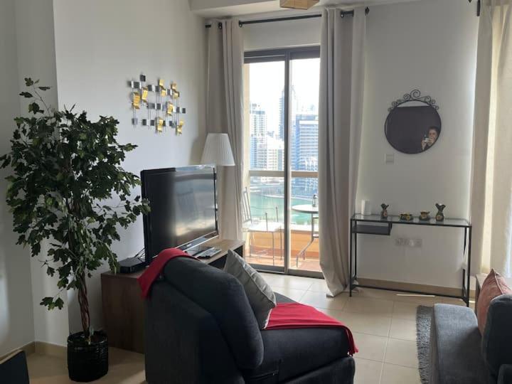 Amazing 1bdr In Jbr- Beach Access And Lake View Daire Dubai