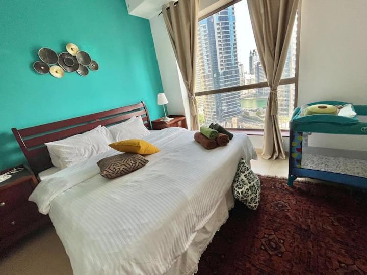 Daire Amazing 1bdr In Jbr- Beach Access And Lake View *