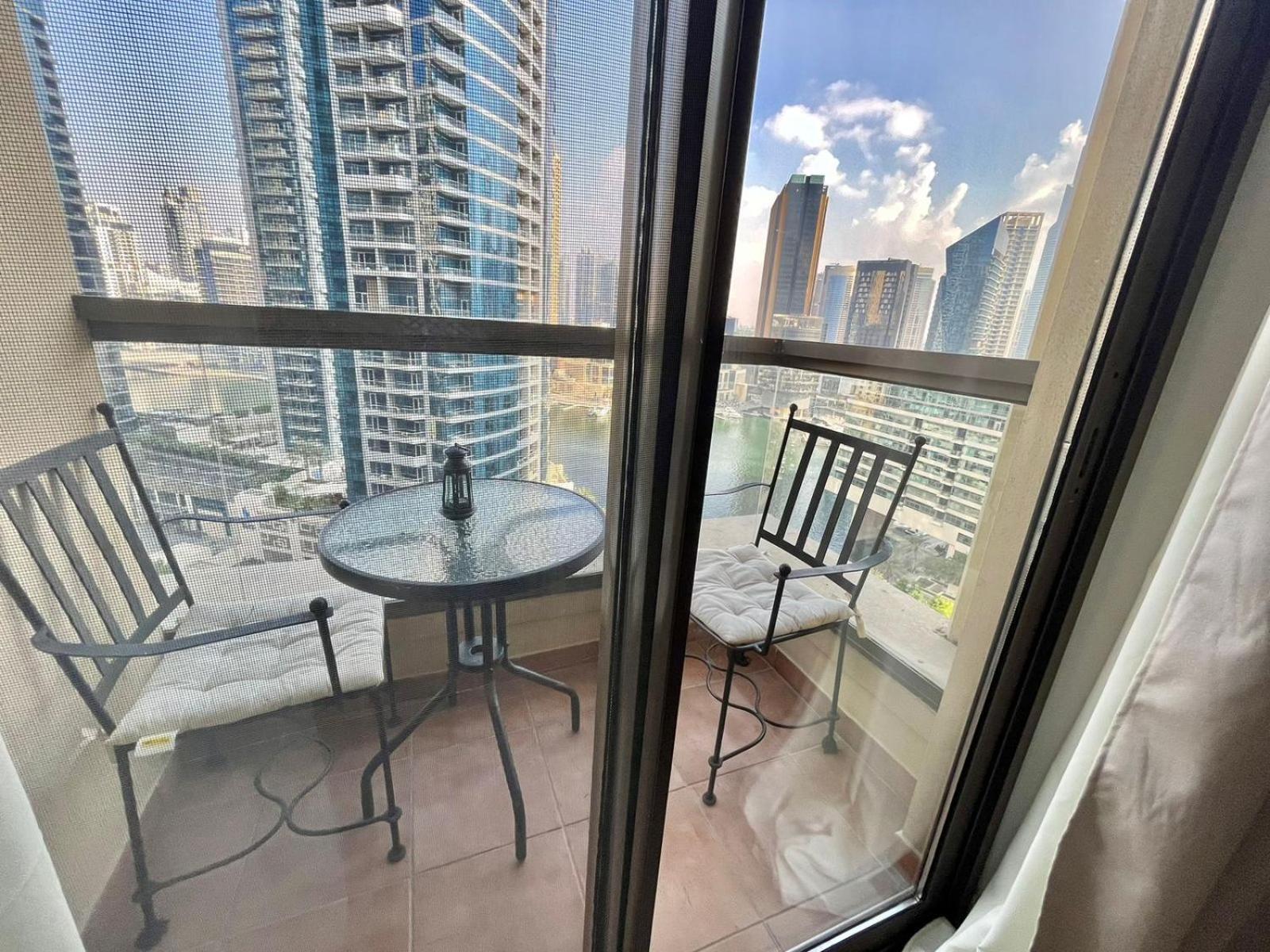 Amazing 1bdr In Jbr- Beach Access And Lake View *