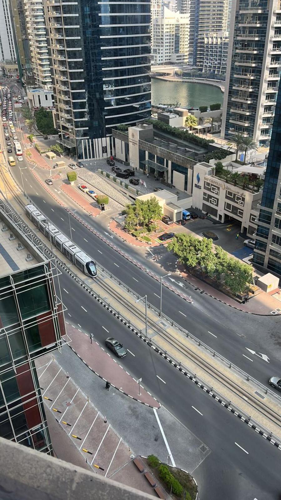 Daire Amazing 1bdr In Jbr- Beach Access And Lake View