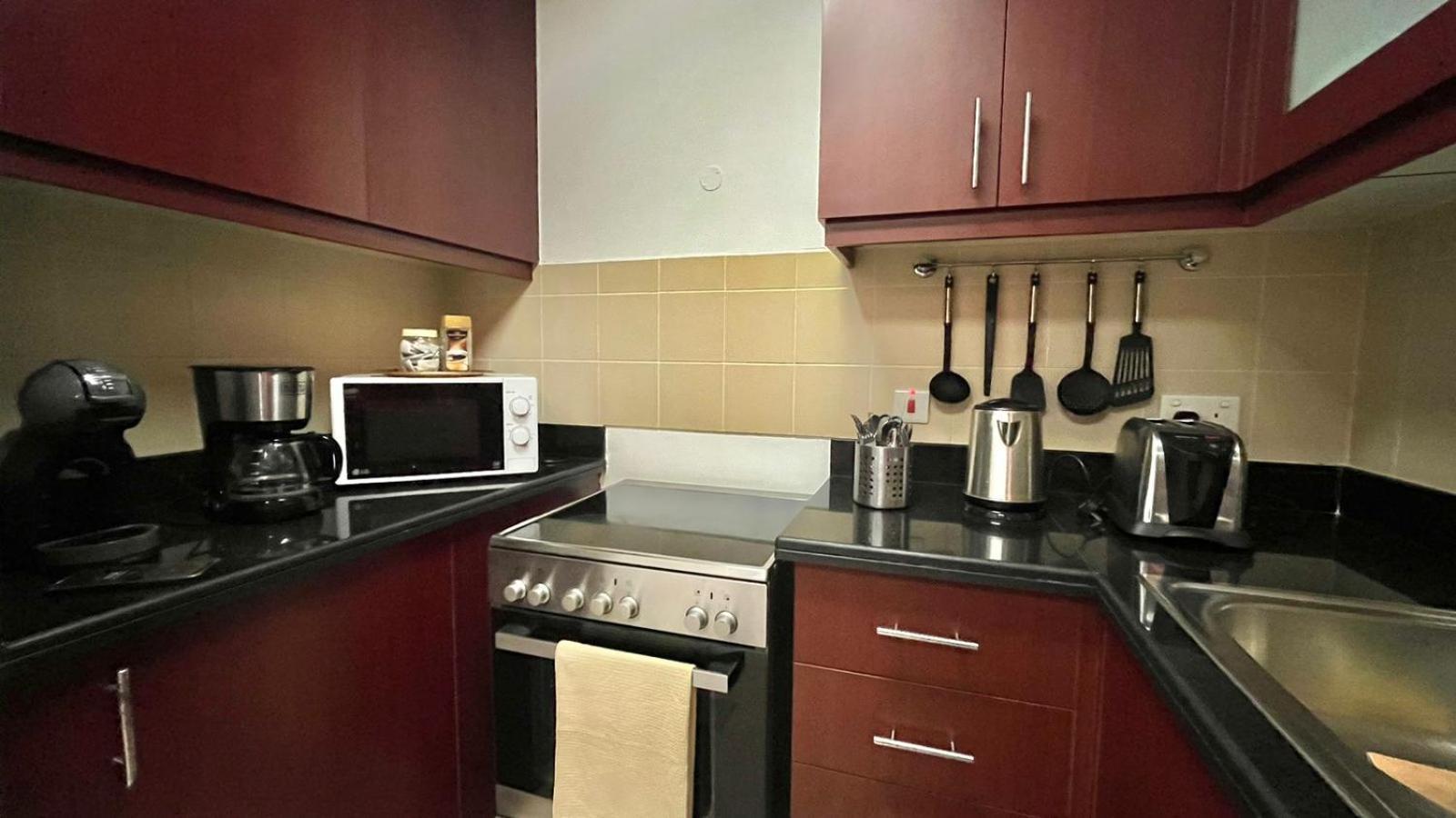 Amazing 1bdr In Jbr- Beach Access And Lake View Daire Dubai